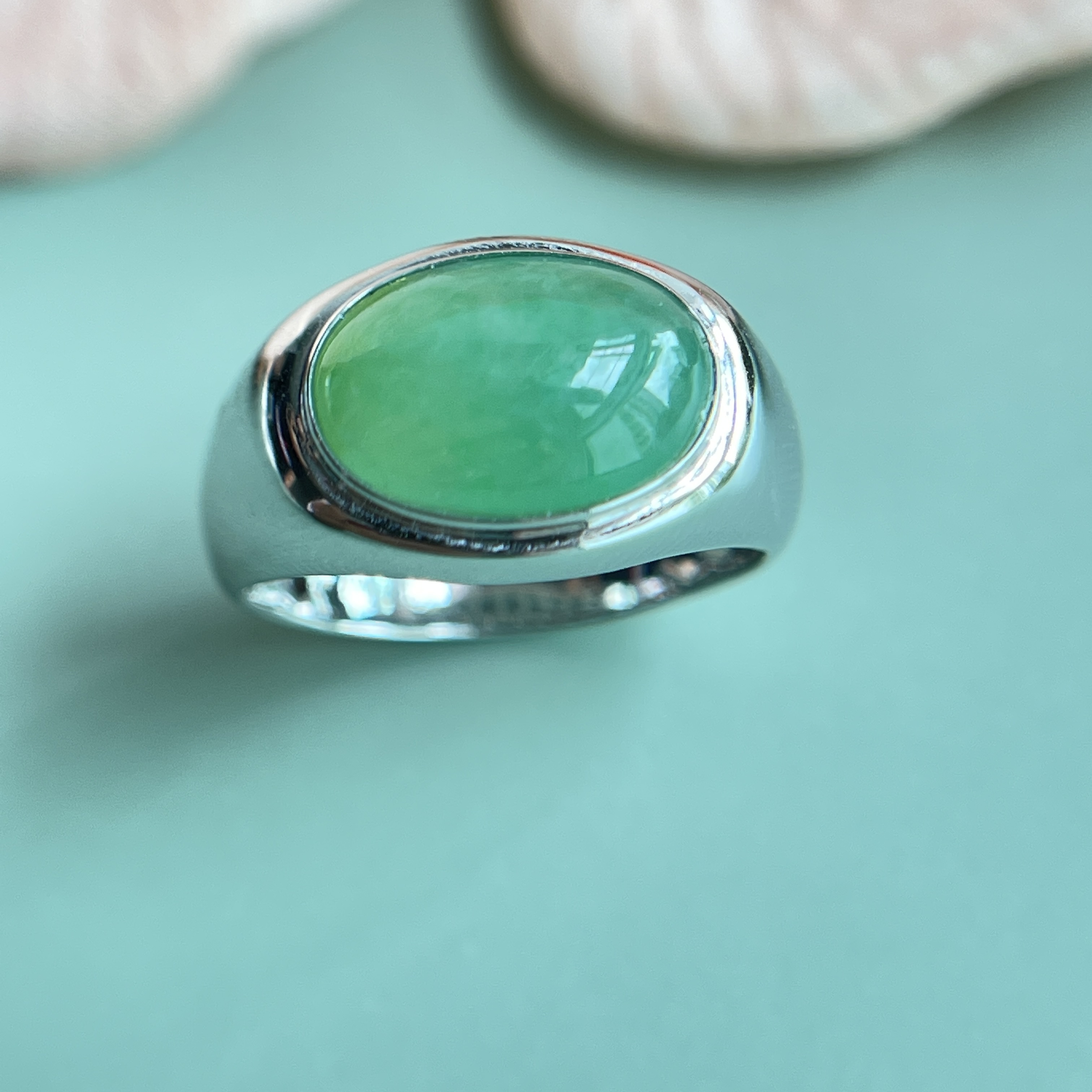 18K White Gold Vibrant Apple Green Jade Cabochon Ring (PJA00291)