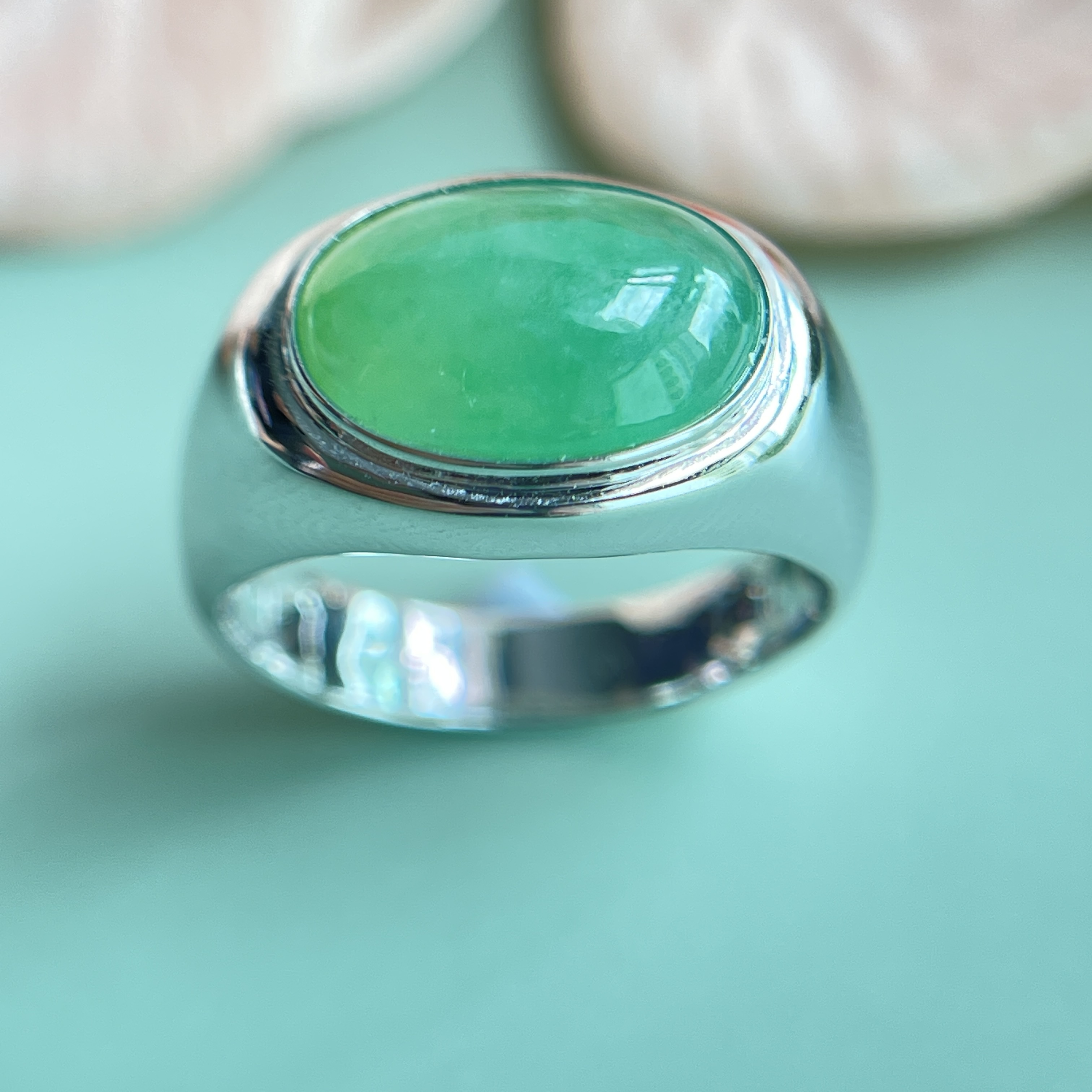 18K White Gold Vibrant Apple Green Jade Cabochon Ring (PJA00291)