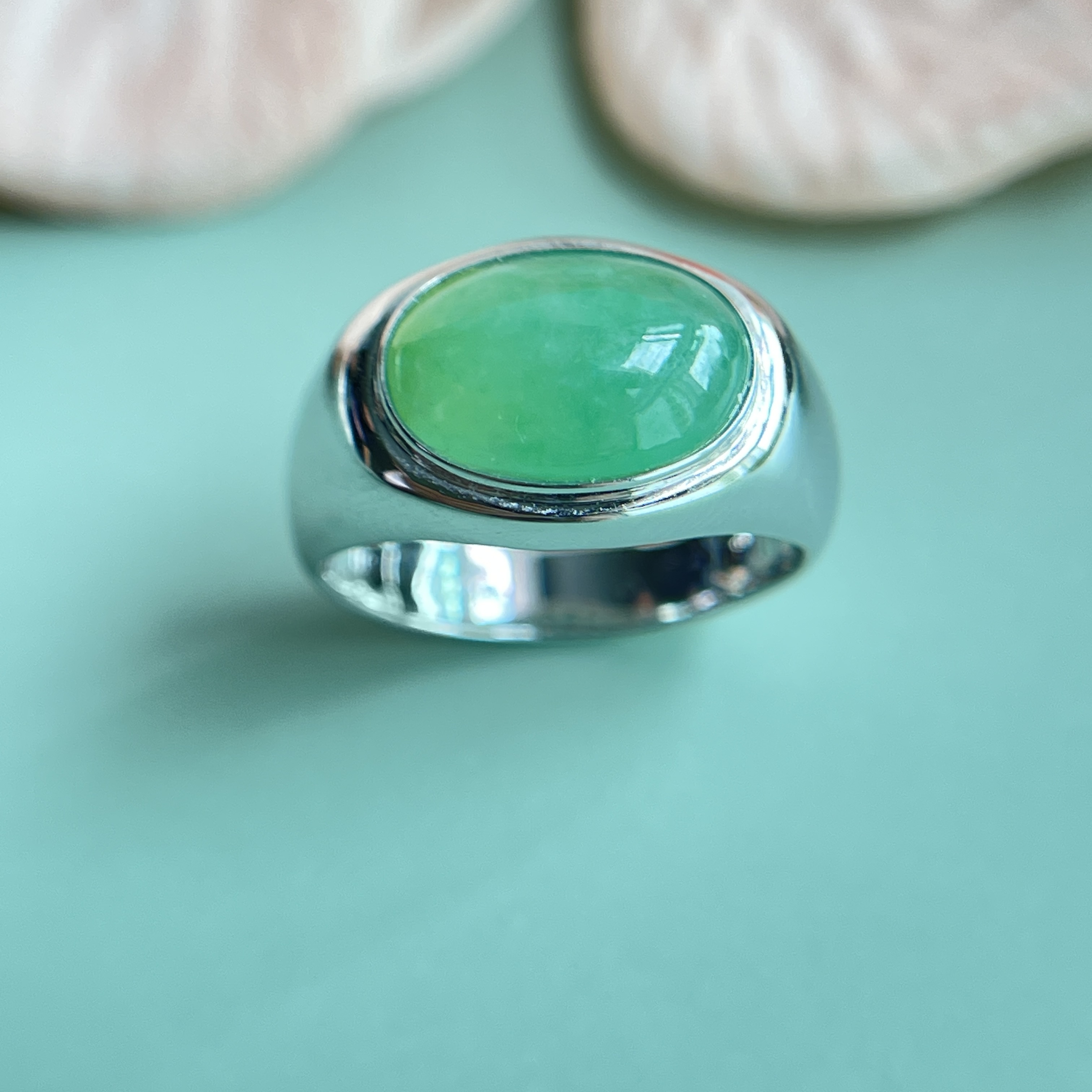 18K White Gold Vibrant Apple Green Jade Cabochon Ring (PJA00291)