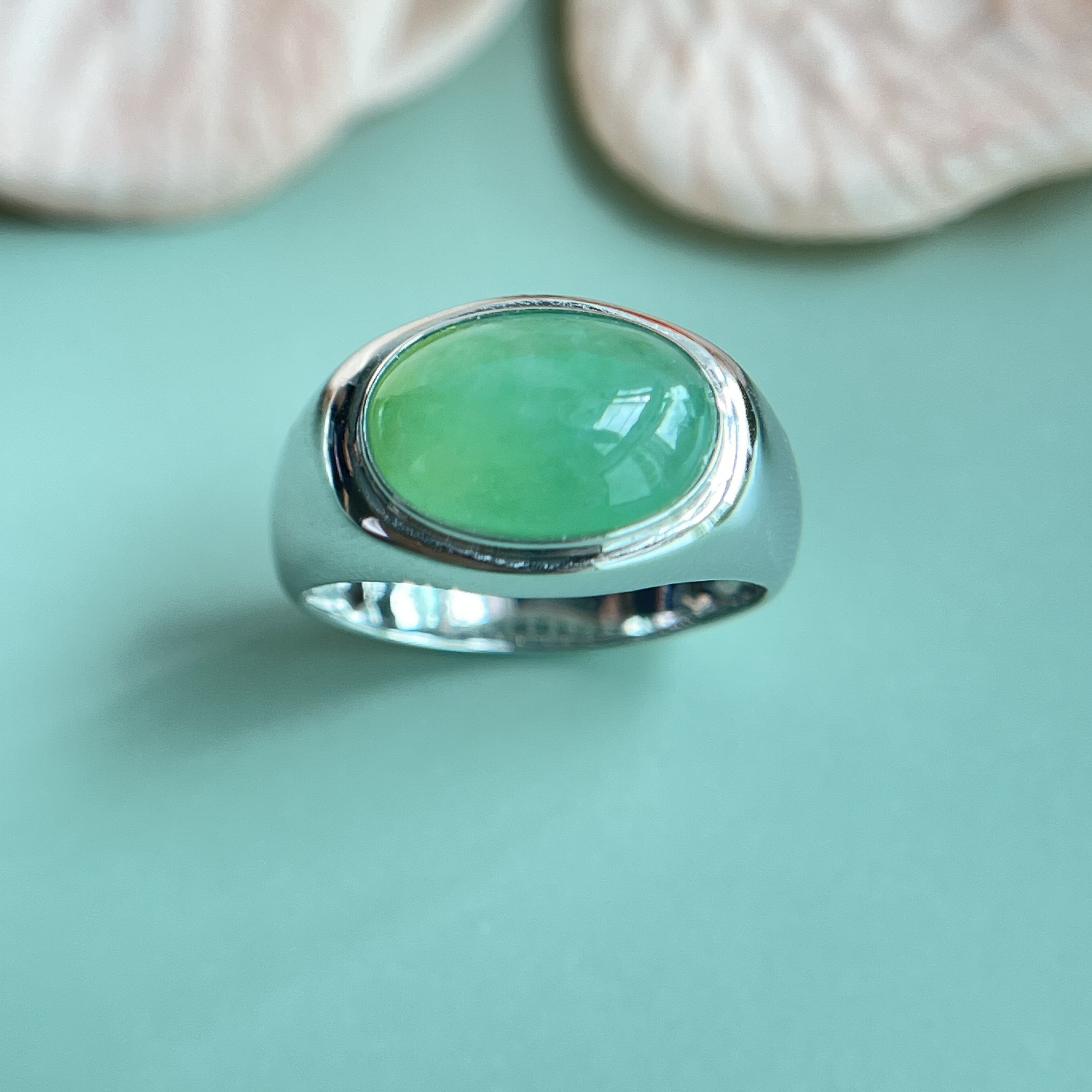 18K White Gold Vibrant Apple Green Jade Cabochon Ring (PJA00291)