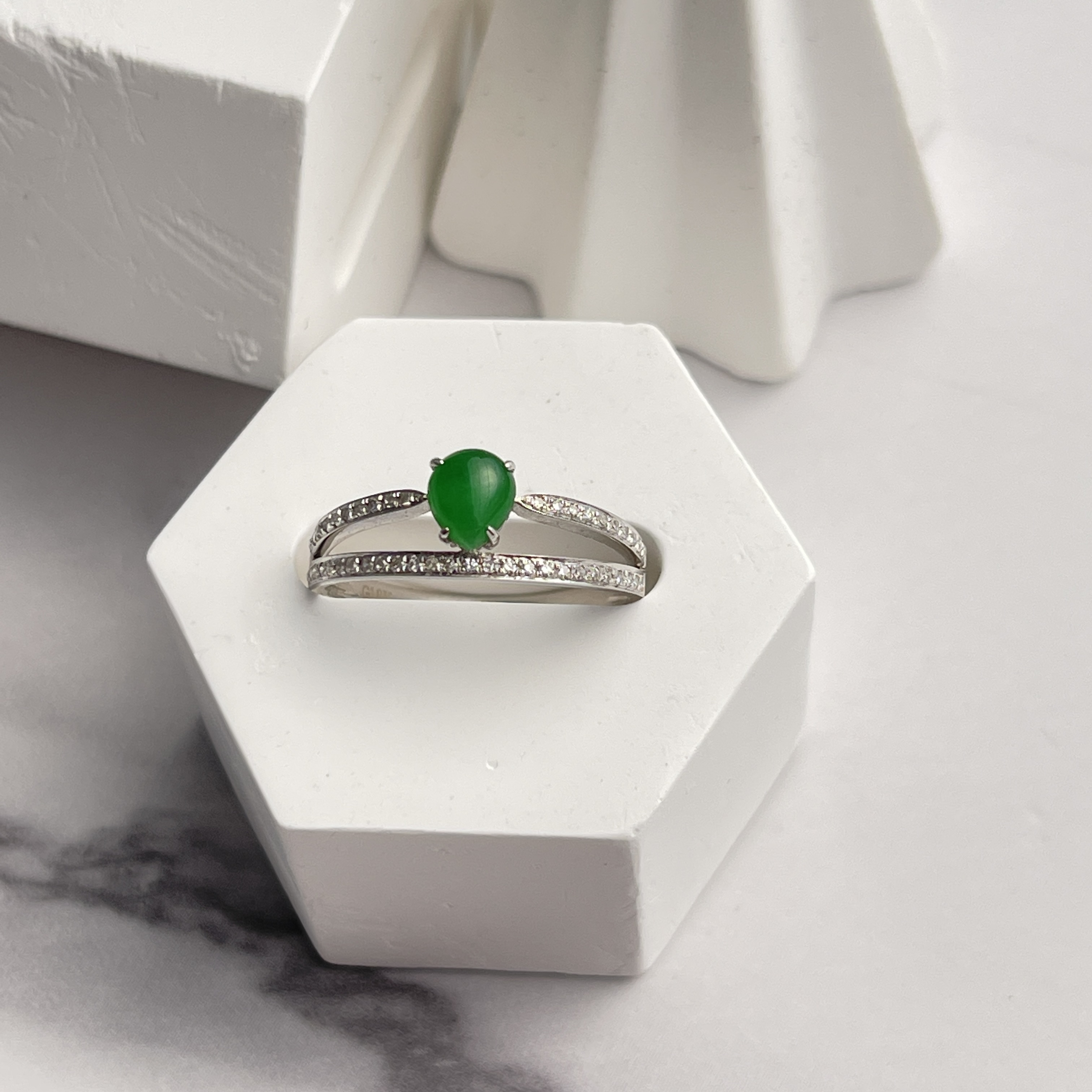 18K White Gold Green Jade Ring (PJA00421)