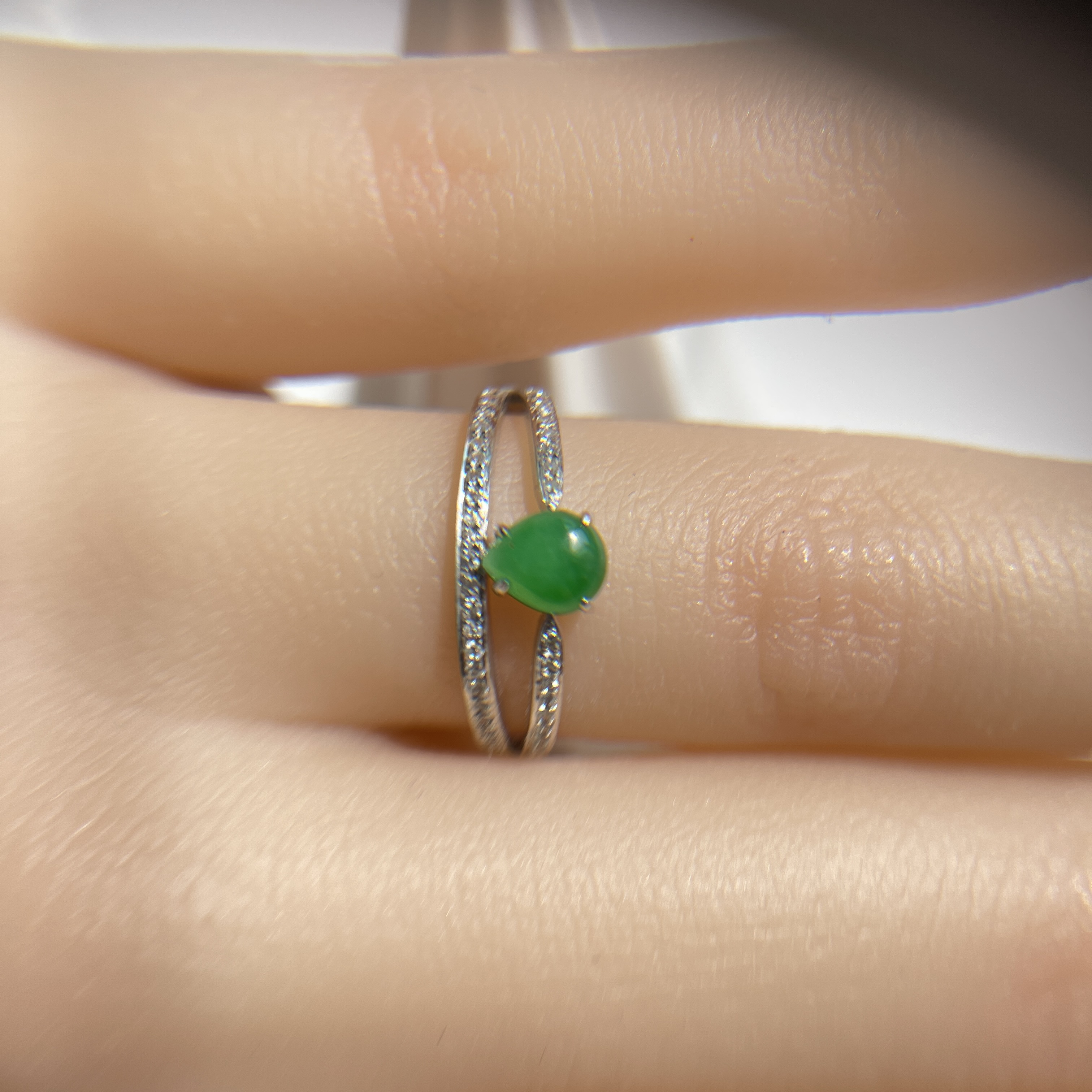 18K White Gold Green Jade Ring (PJA00421)