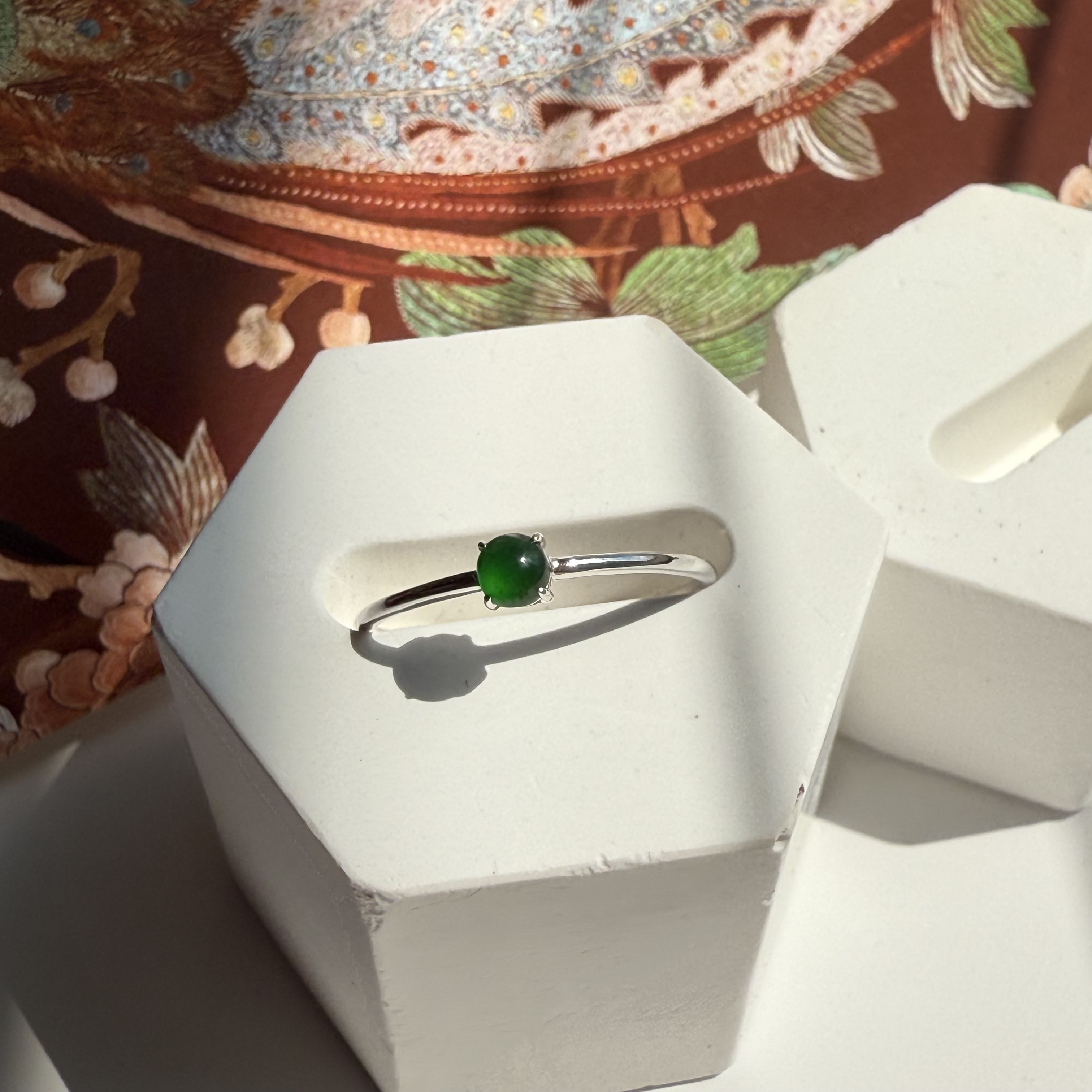 18K White Gold Green Jade Ring (PJA00657B)