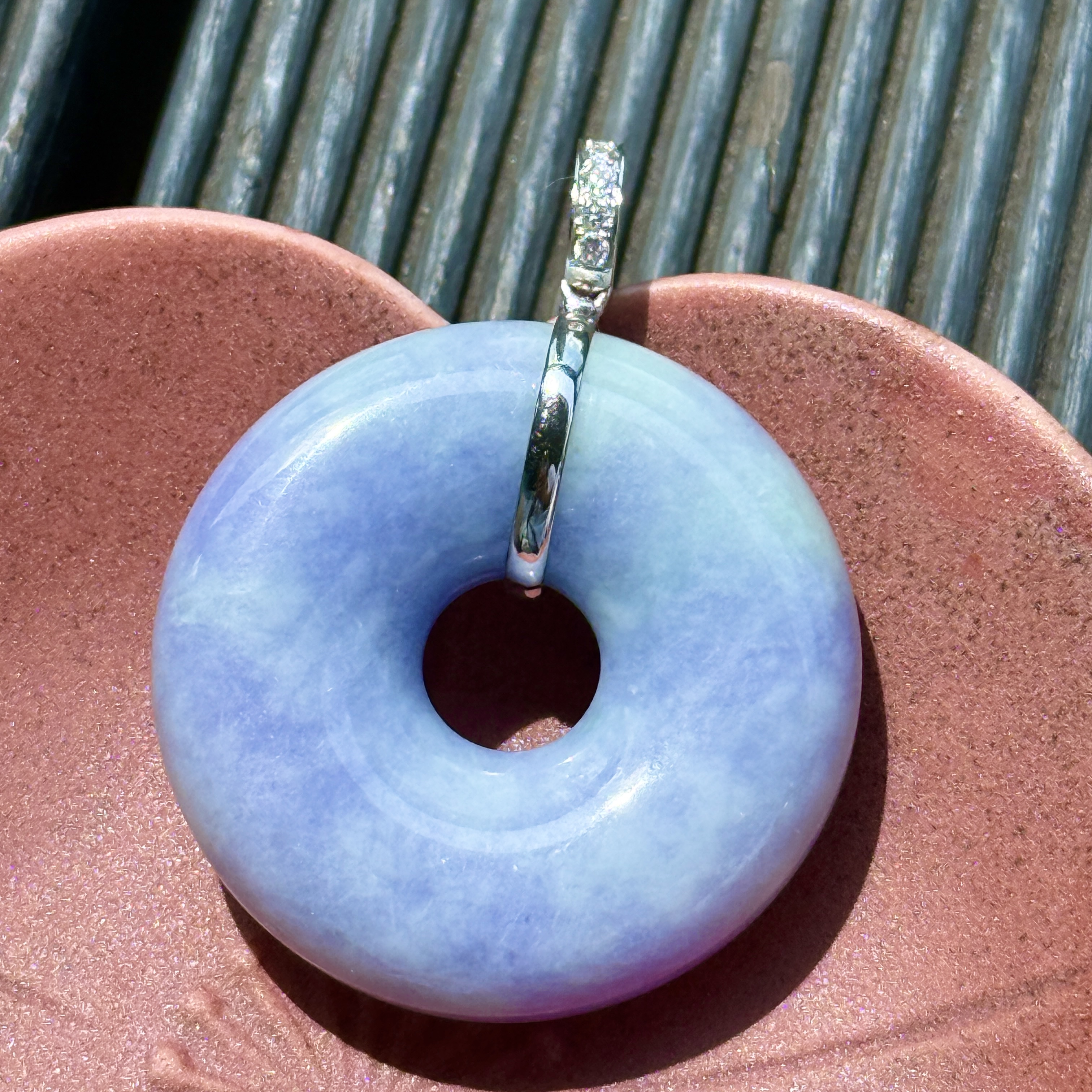 18K White Gold Lavender Donut Pendant (PJA01142)