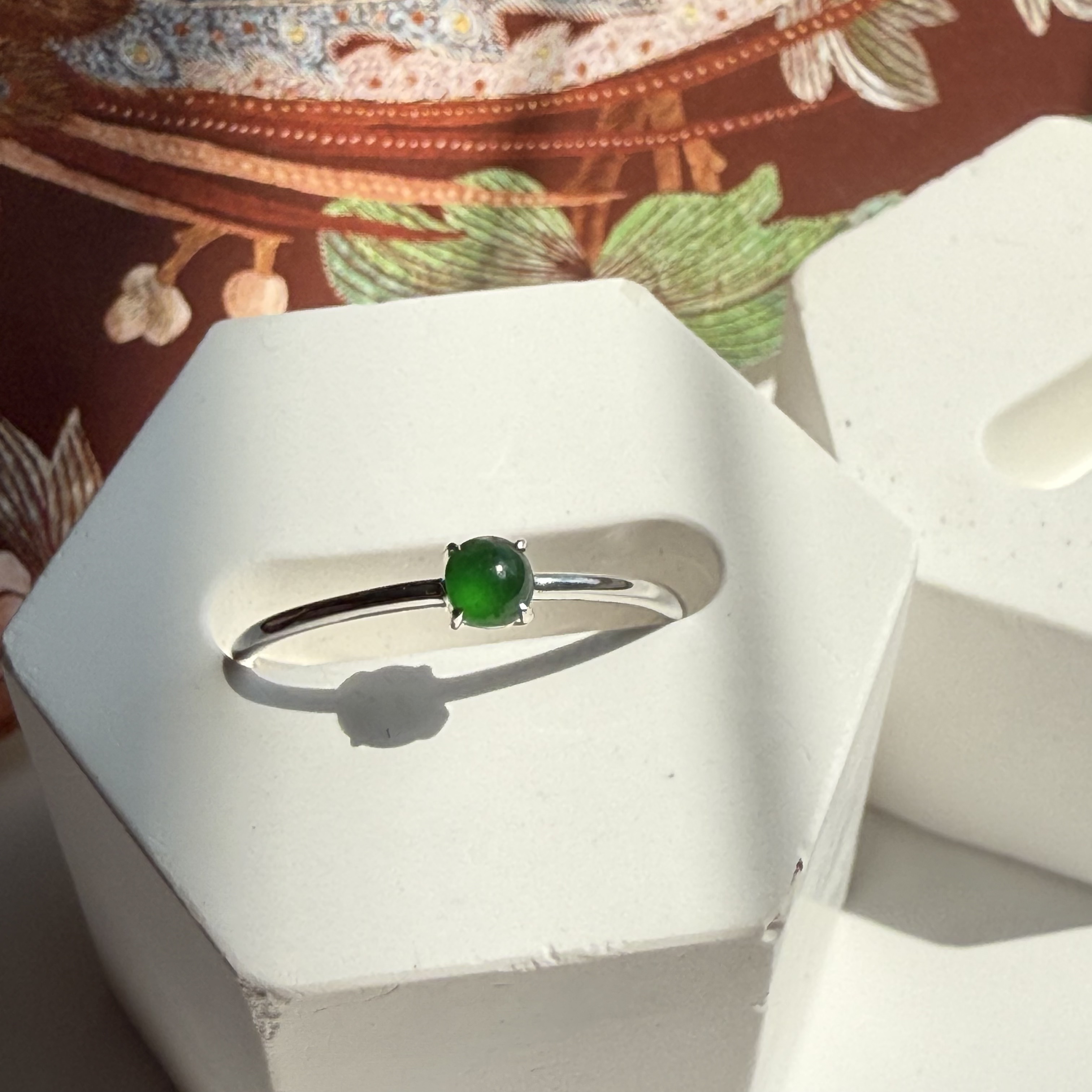 18K White Gold Green Jade Ring (PJA00657B)