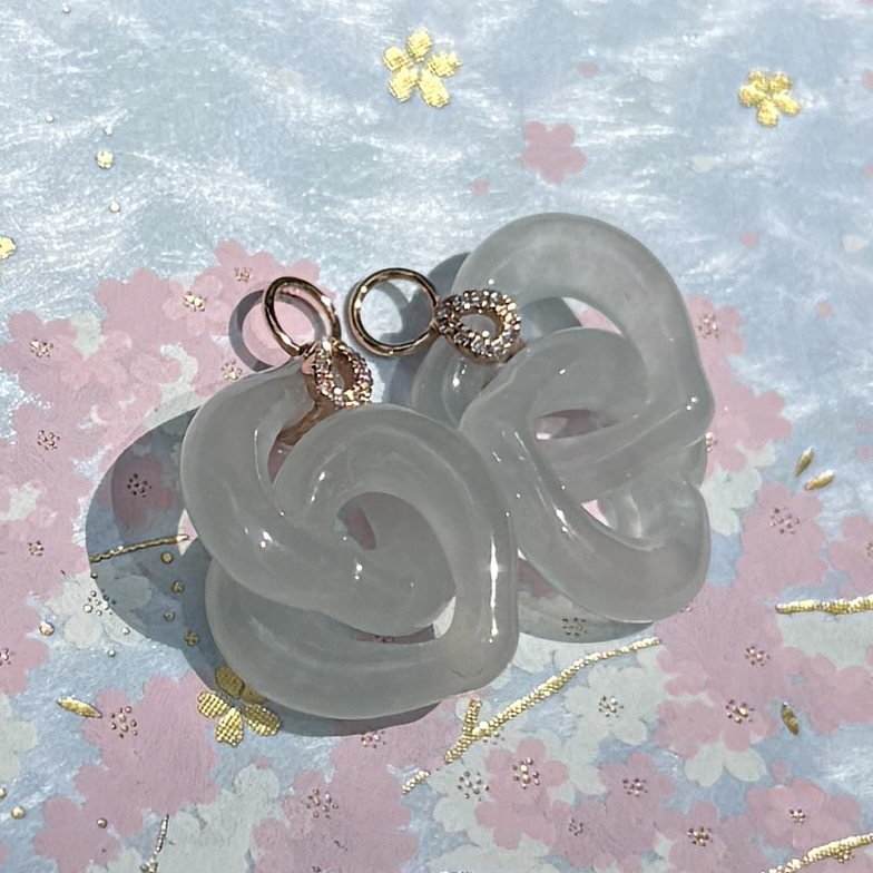 18K White Gold Icy Heart-Shaped Earrings (PJA01153)