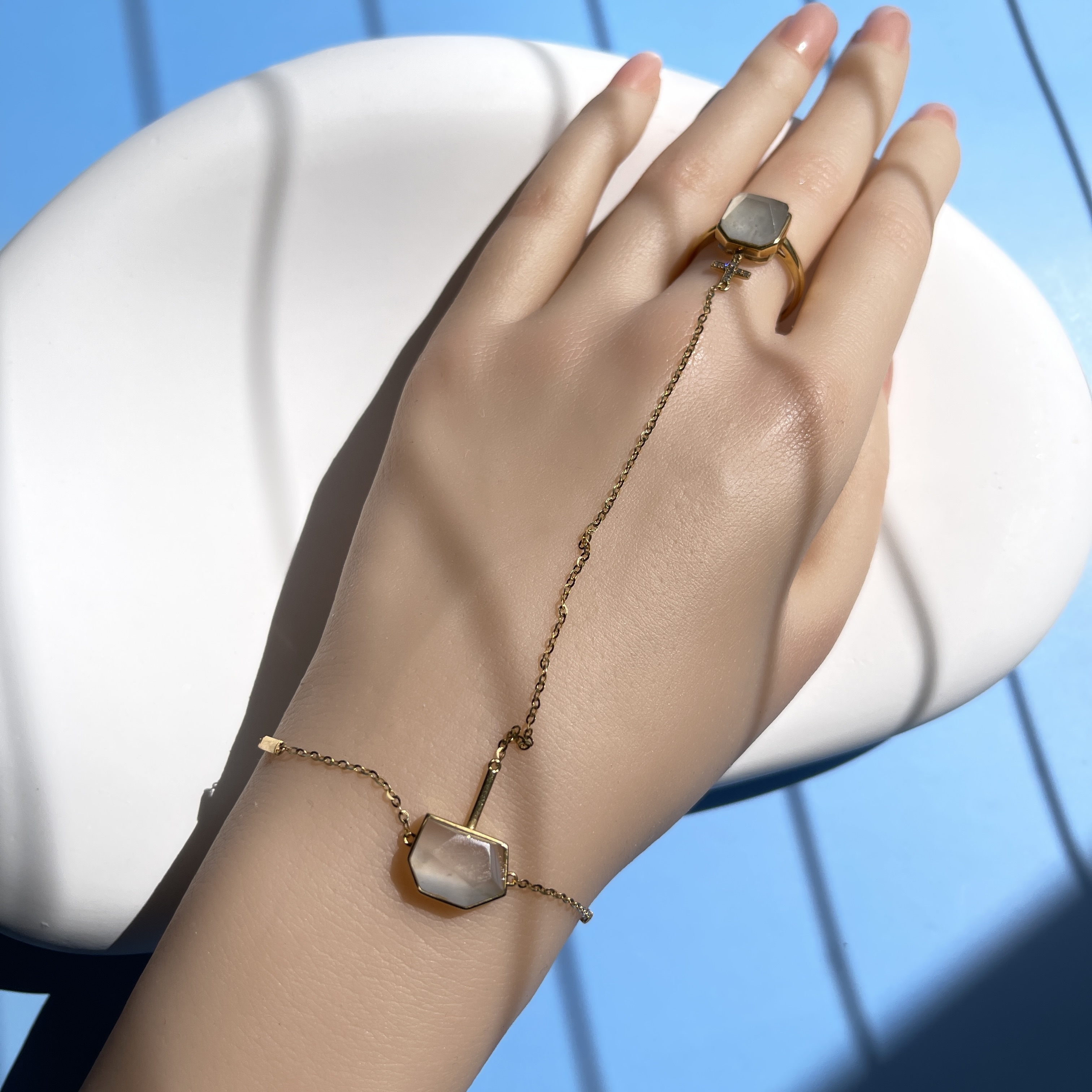 18K Yellow Gold Hand Chain Bracelet and Ring (PJA00477)