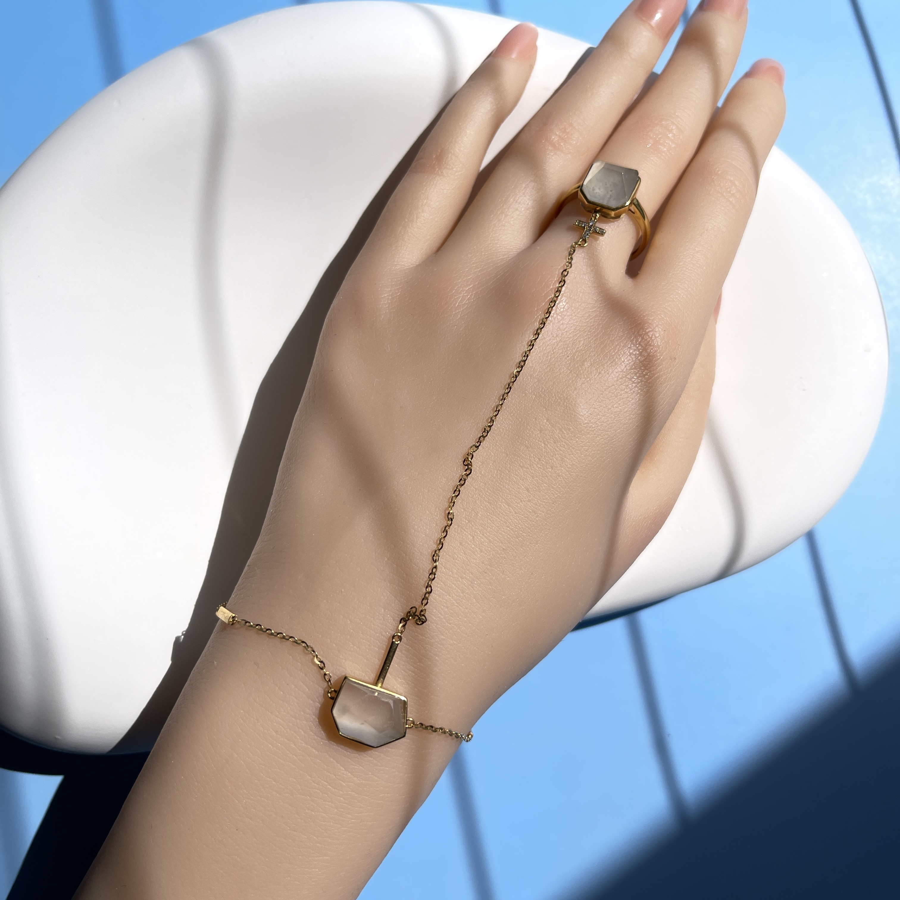 18K Yellow Gold Hand Chain Bracelet and Ring (PJA00477)