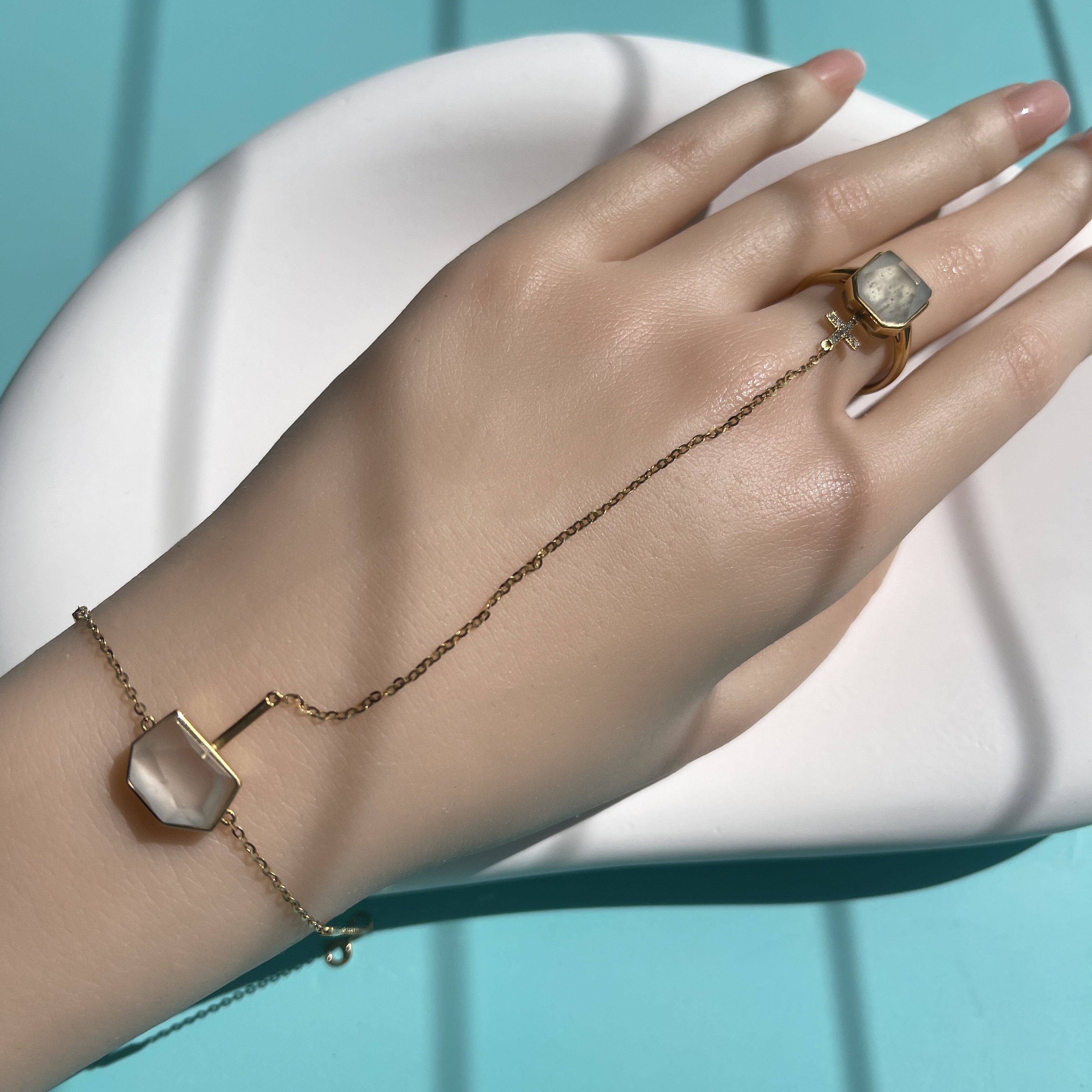 18K Yellow Gold Hand Chain Bracelet and Ring (PJA00477)