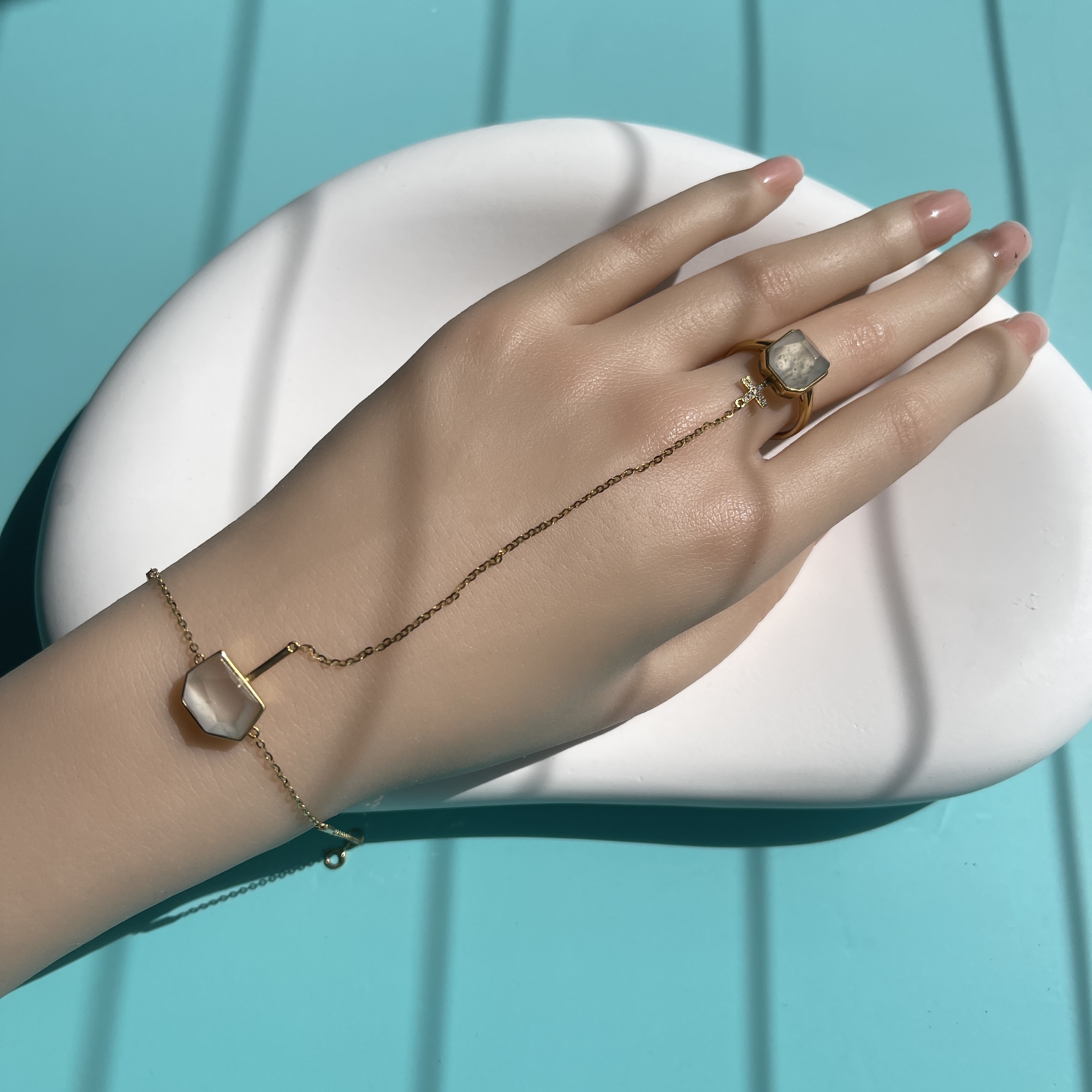 18K Yellow Gold Hand Chain Bracelet and Ring (PJA00477)