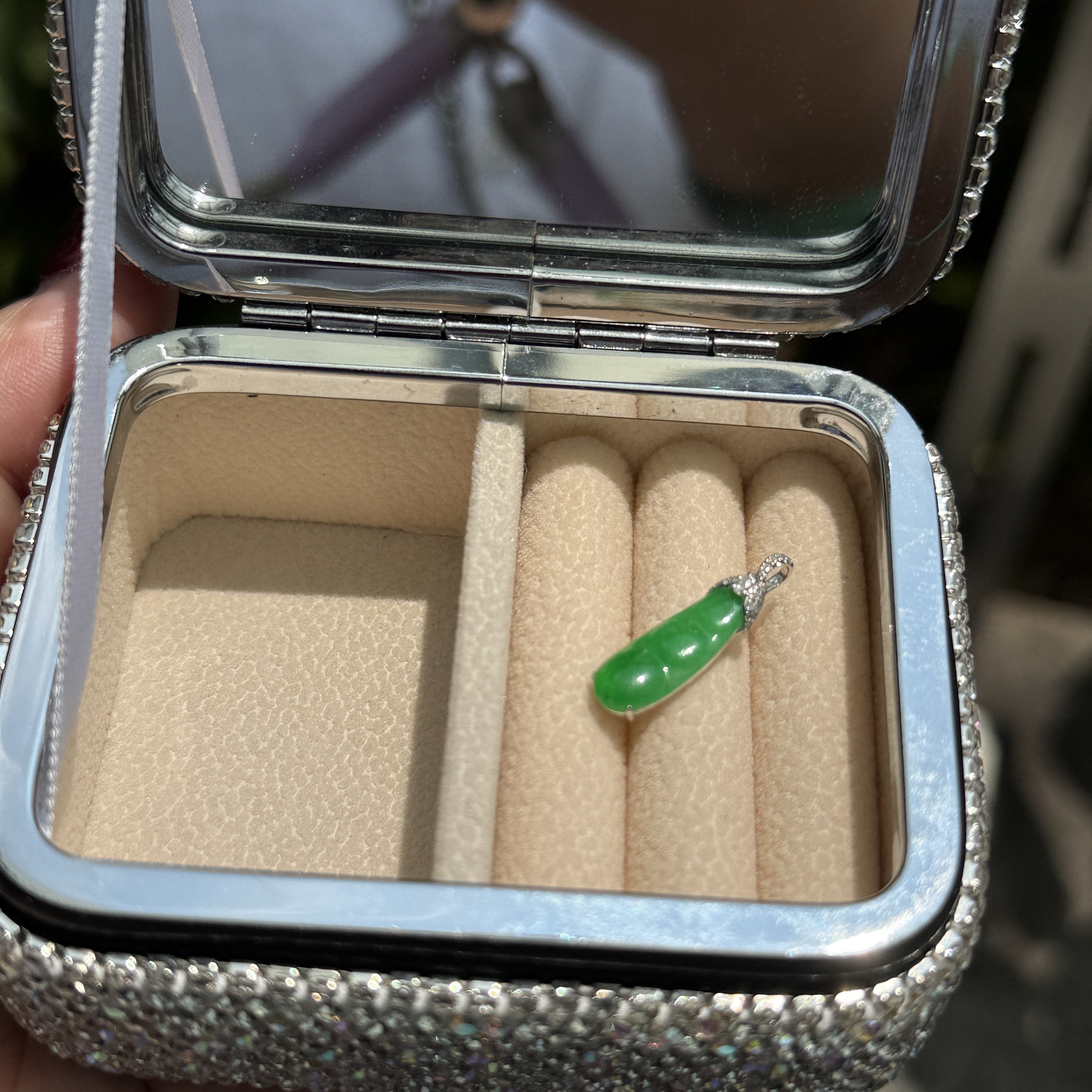 Icy Green Peapod Pendant (PJA00881)