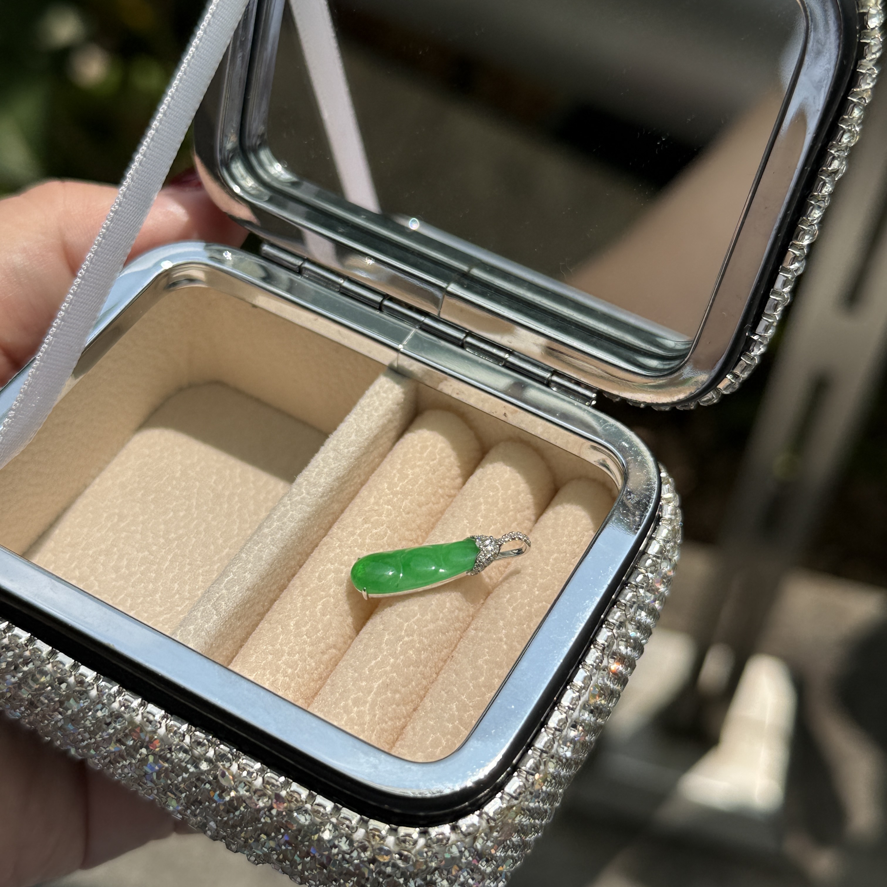 Icy Green Peapod Pendant (PJA00881)