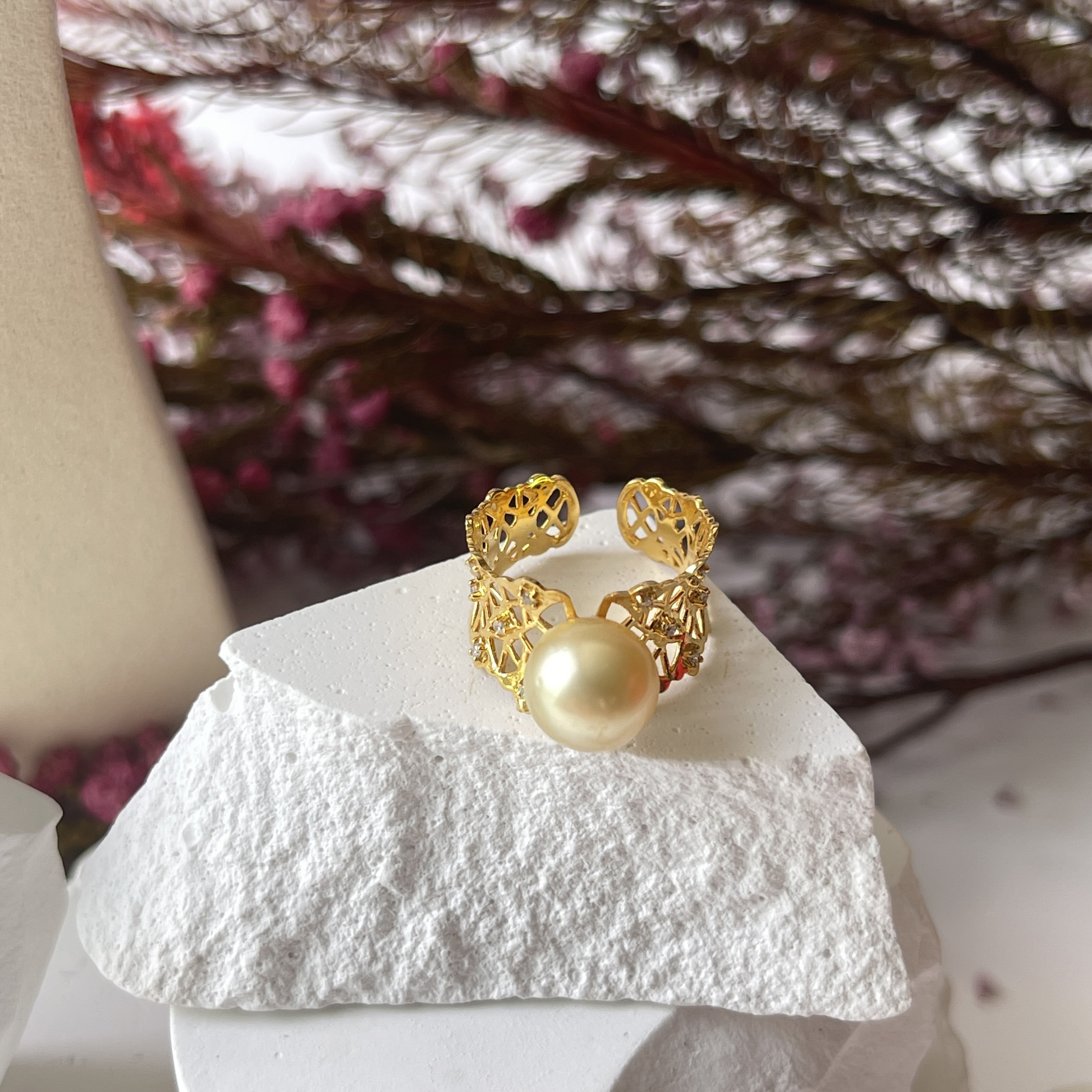 Golden 9.2mm "Sunset" South Sea Pearl 18k Yellow Gold Ring (PPE00006)