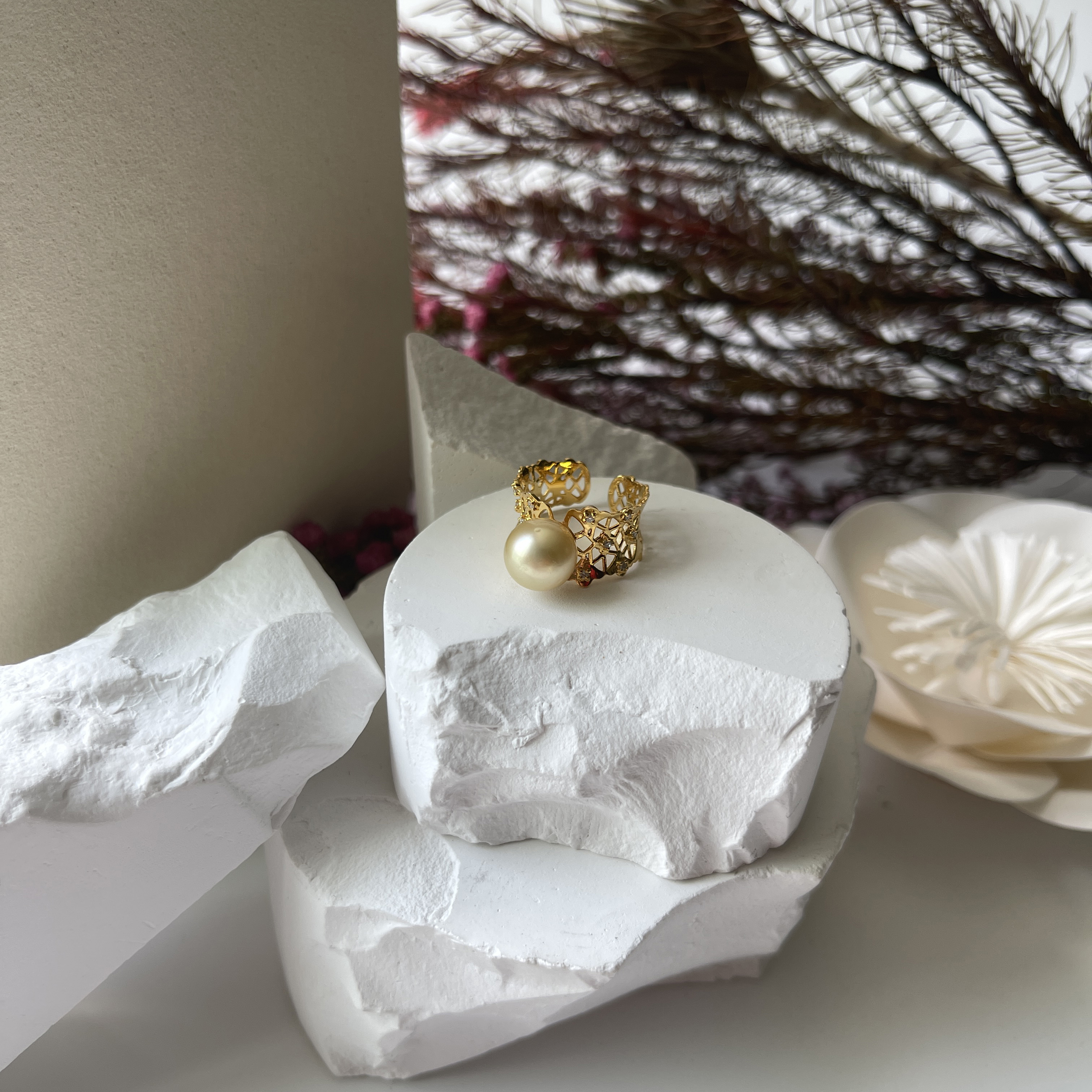 Golden 9.2mm "Sunset" South Sea Pearl 18k Yellow Gold Ring (PPE00006)