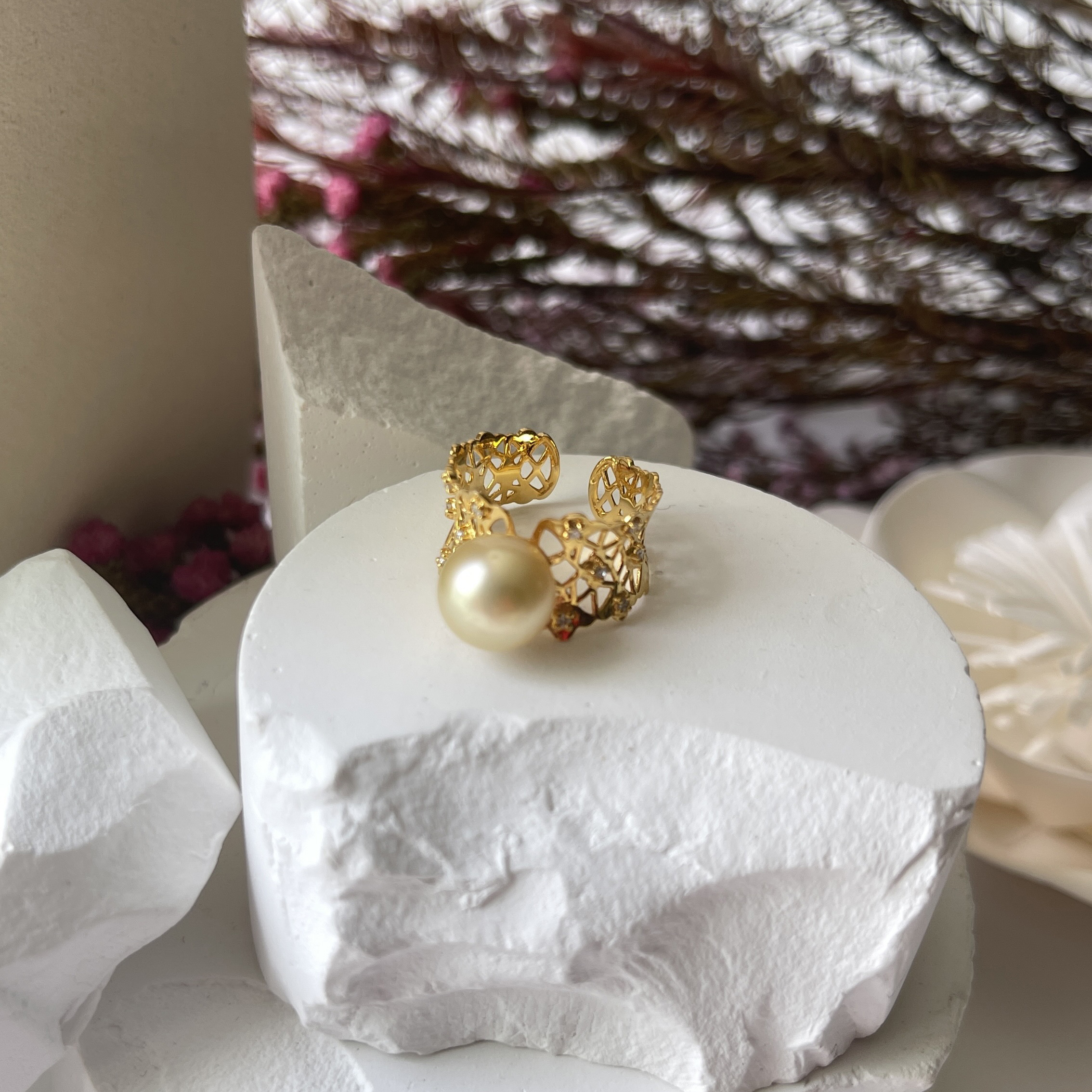 Golden 9.2mm "Sunset" South Sea Pearl 18k Yellow Gold Ring (PPE00006)