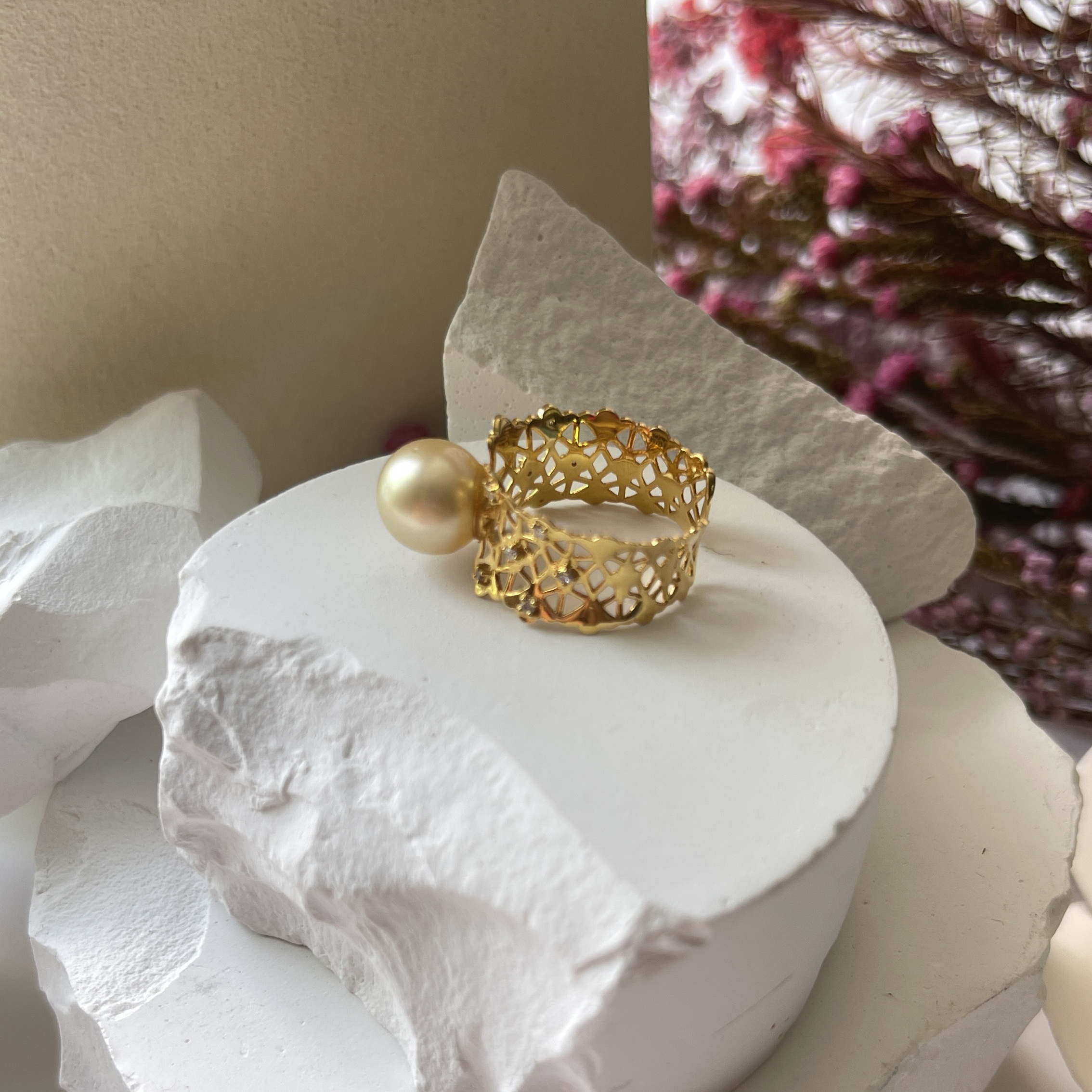 Golden 9.2mm "Sunset" South Sea Pearl 18k Yellow Gold Ring (PPE00006)