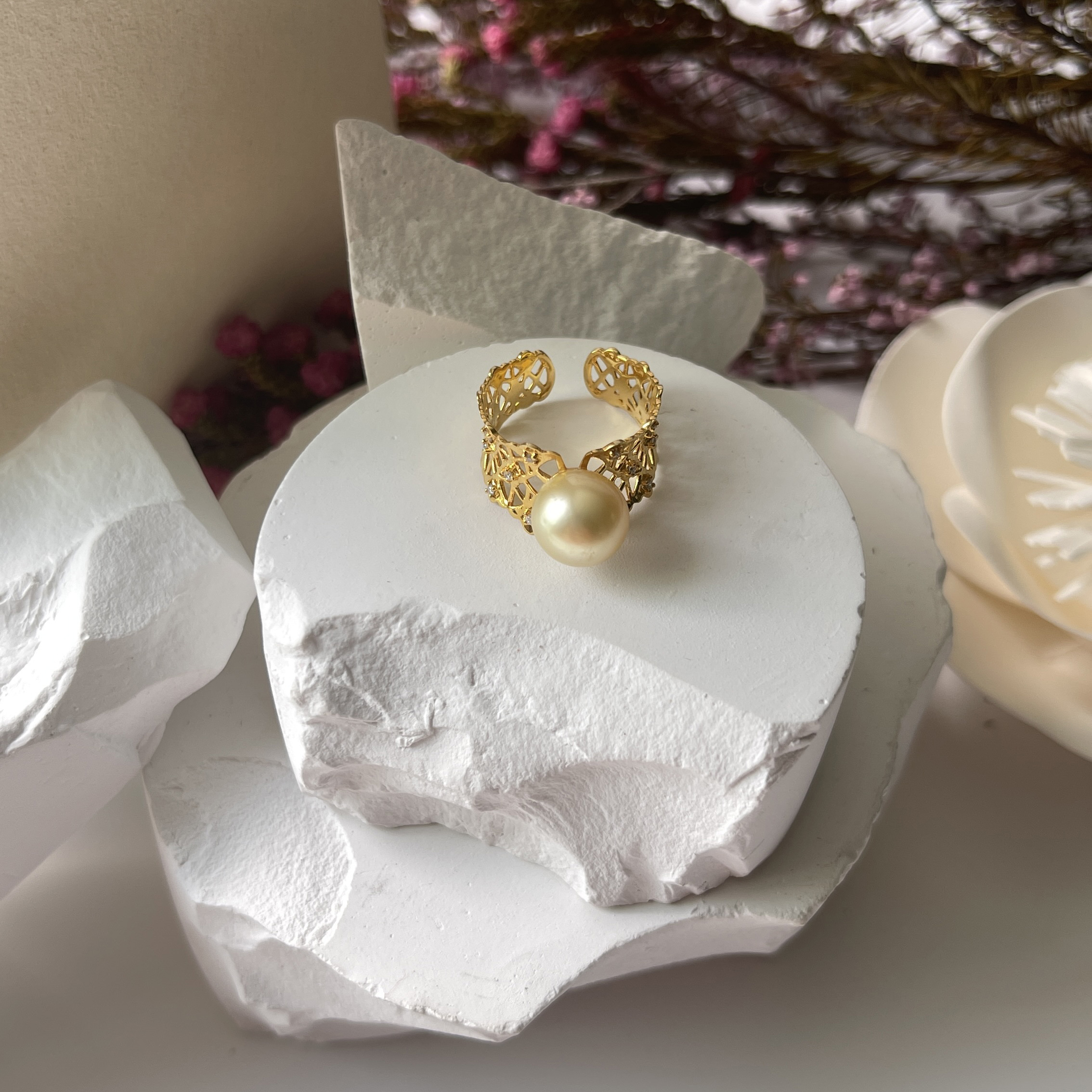 Golden 9.2mm "Sunset" South Sea Pearl 18k Yellow Gold Ring (PPE00006)