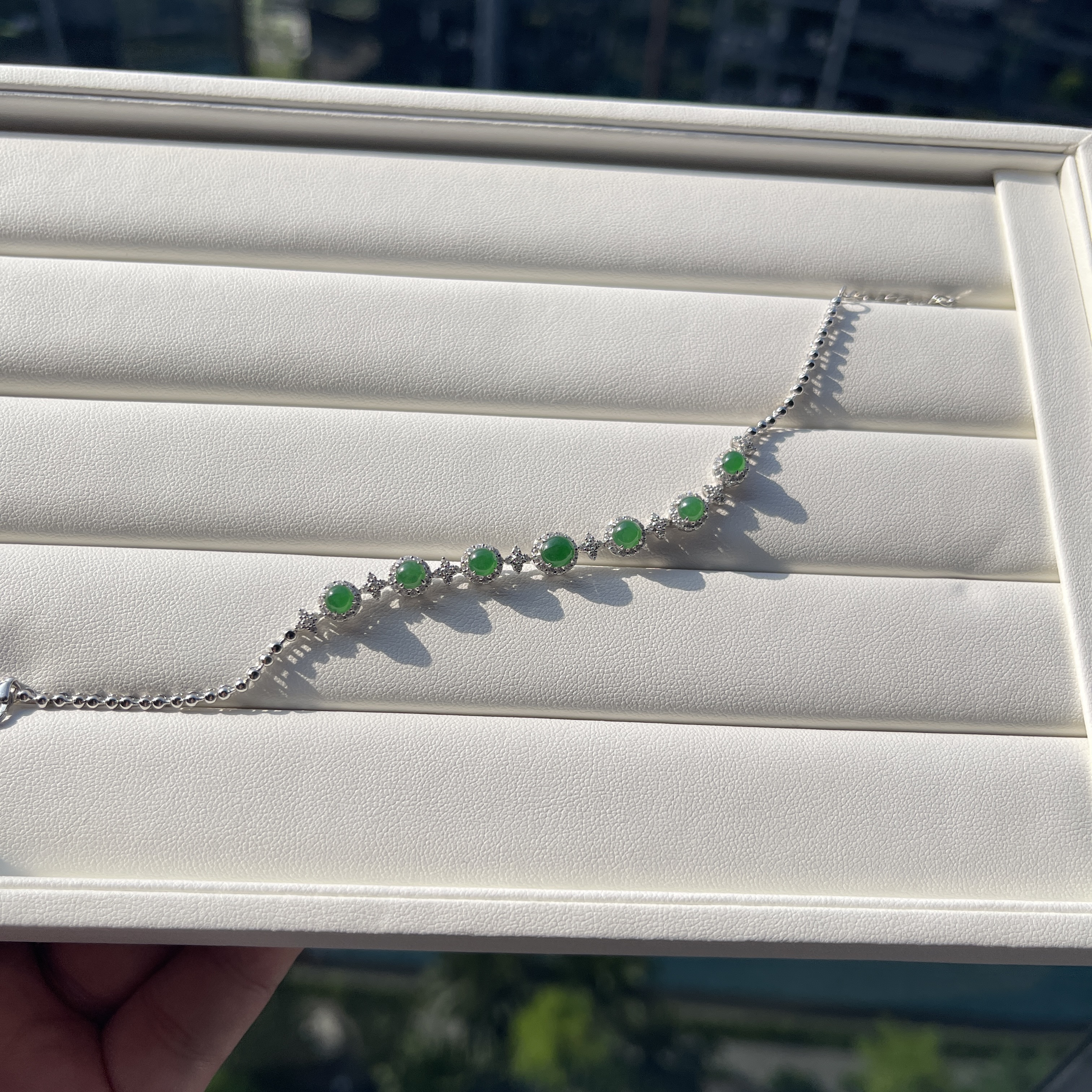 18K White Gold Green Jade Bracelet (PJA00580)