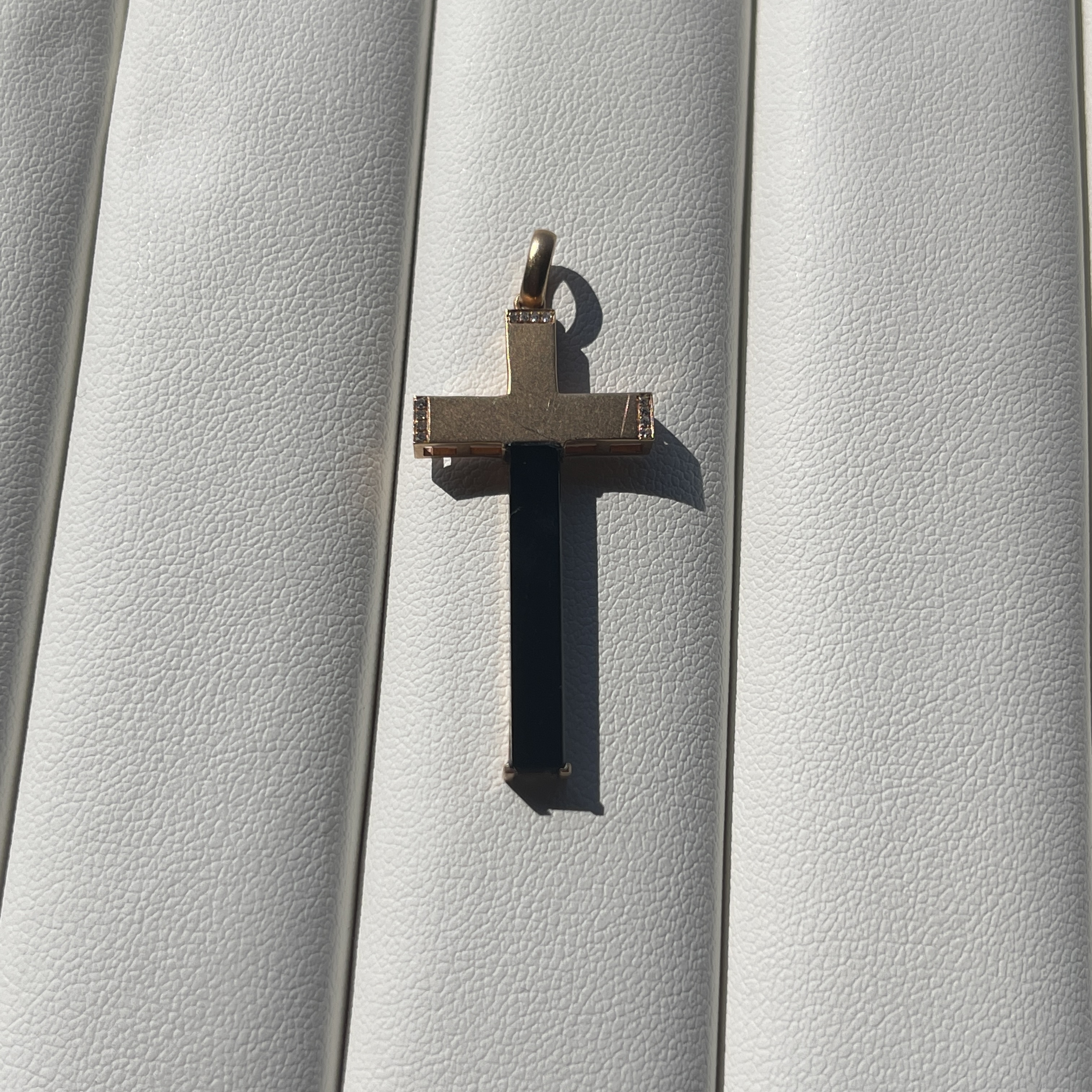 18K Yellow Gold Omphacite Cross Jade Pendant (PJA00545)