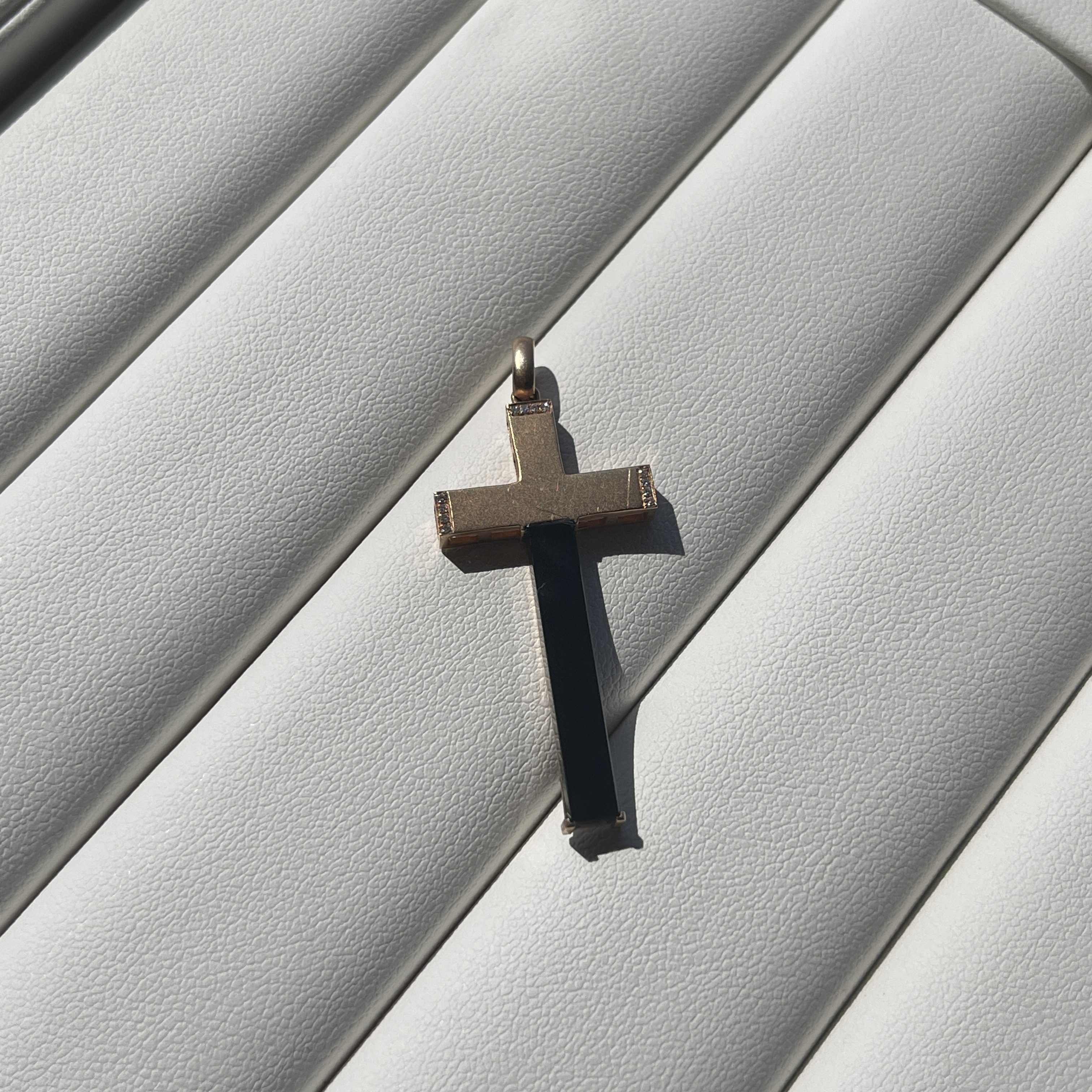 18K Yellow Gold Omphacite Cross Jade Pendant (PJA00545)