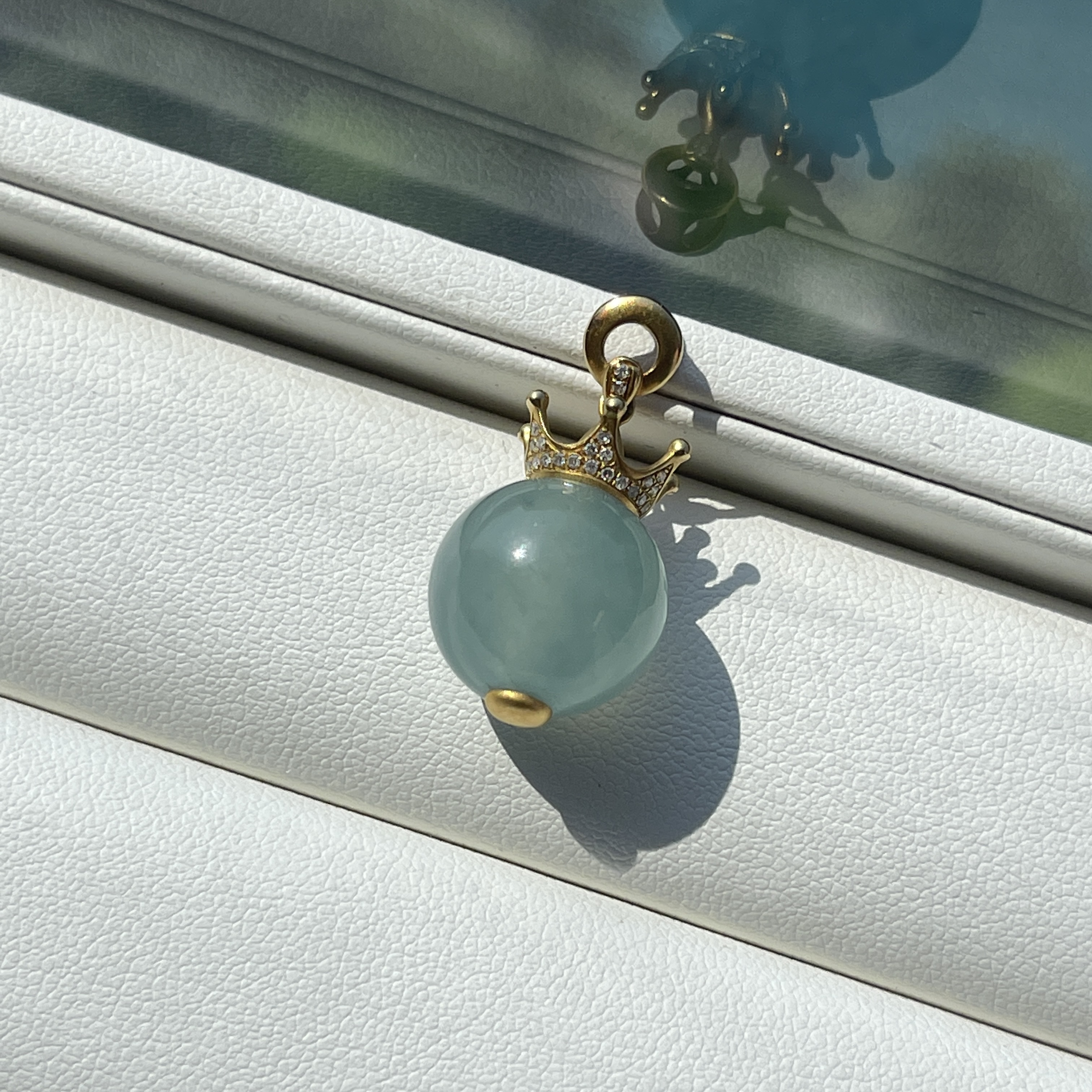 18K Yellow Gold Bluish Bead Ball Jade Pendant (PJA00041)