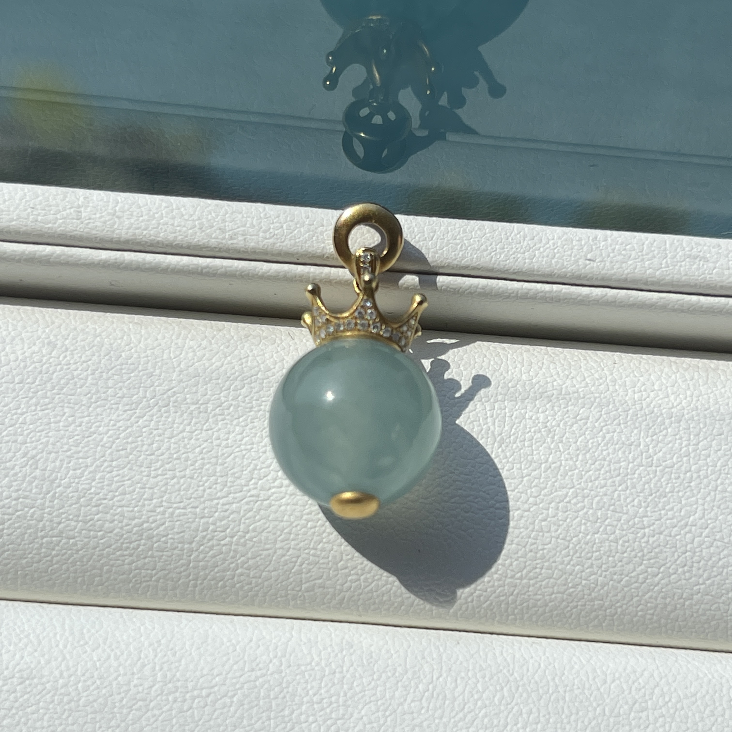 18K Yellow Gold Bluish Bead Ball Jade Pendant (PJA00041)