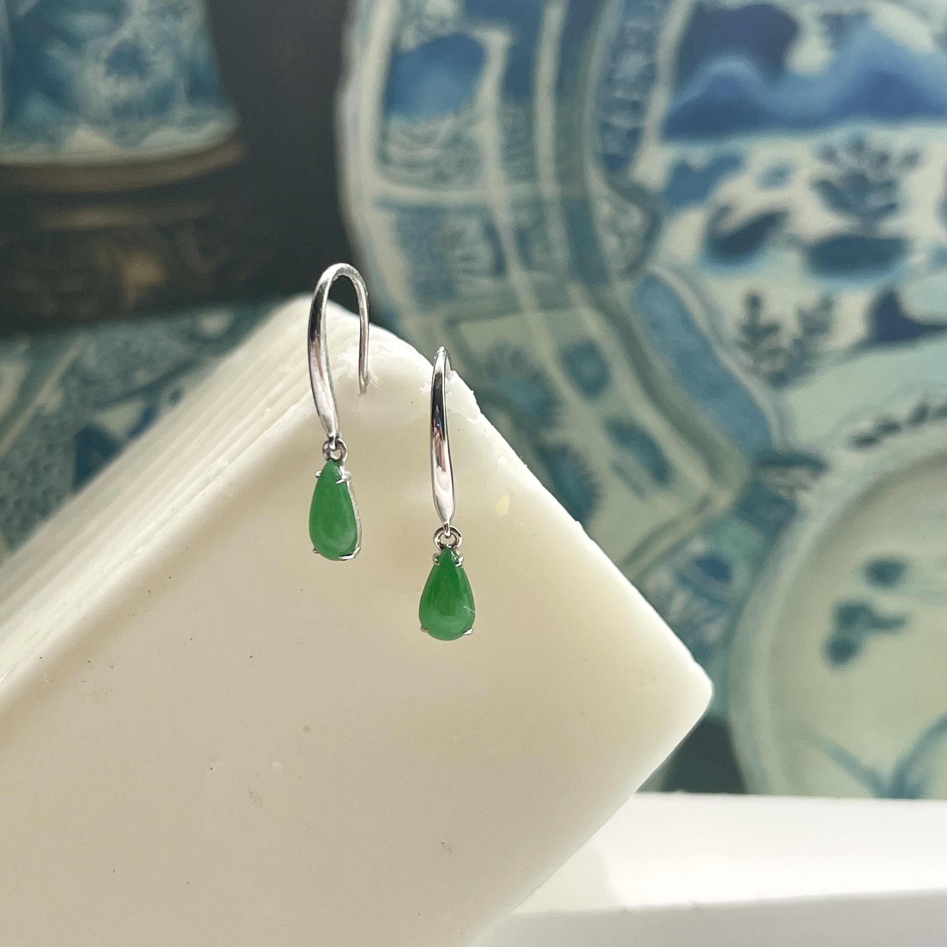 18K White Gold Green Jade Earrings (PJA00628)