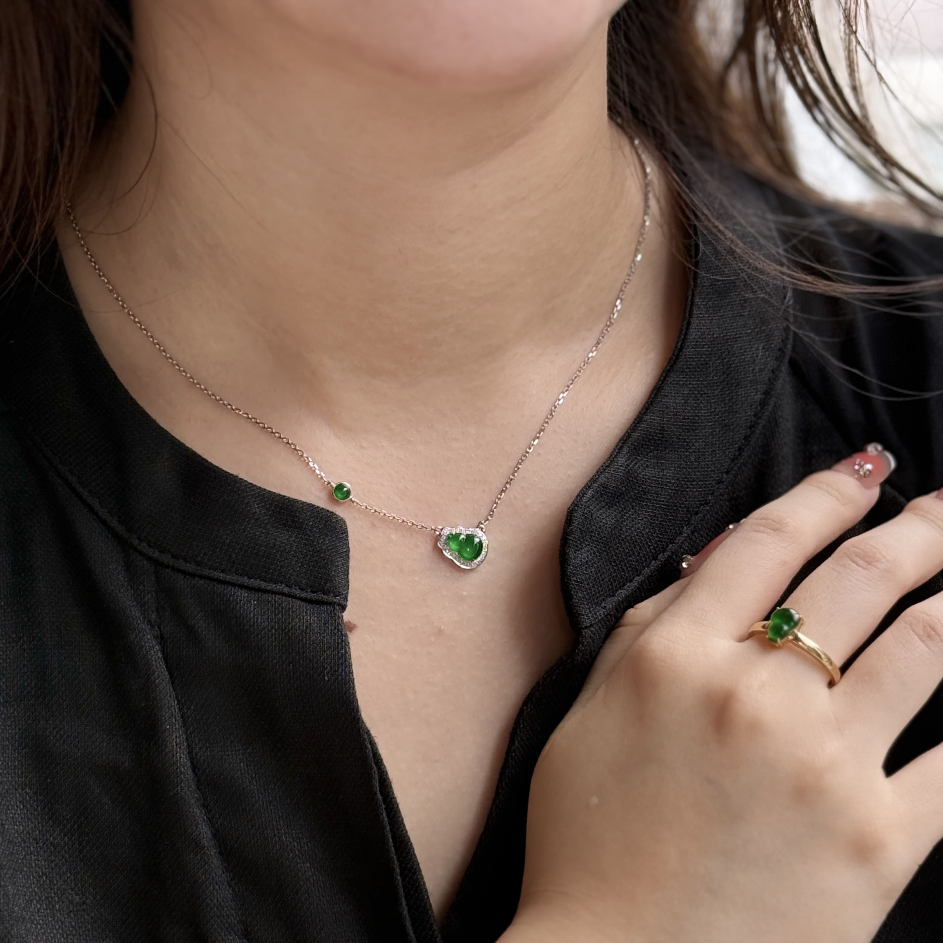 Green Hulu Jade Necklace (PJA00696B)