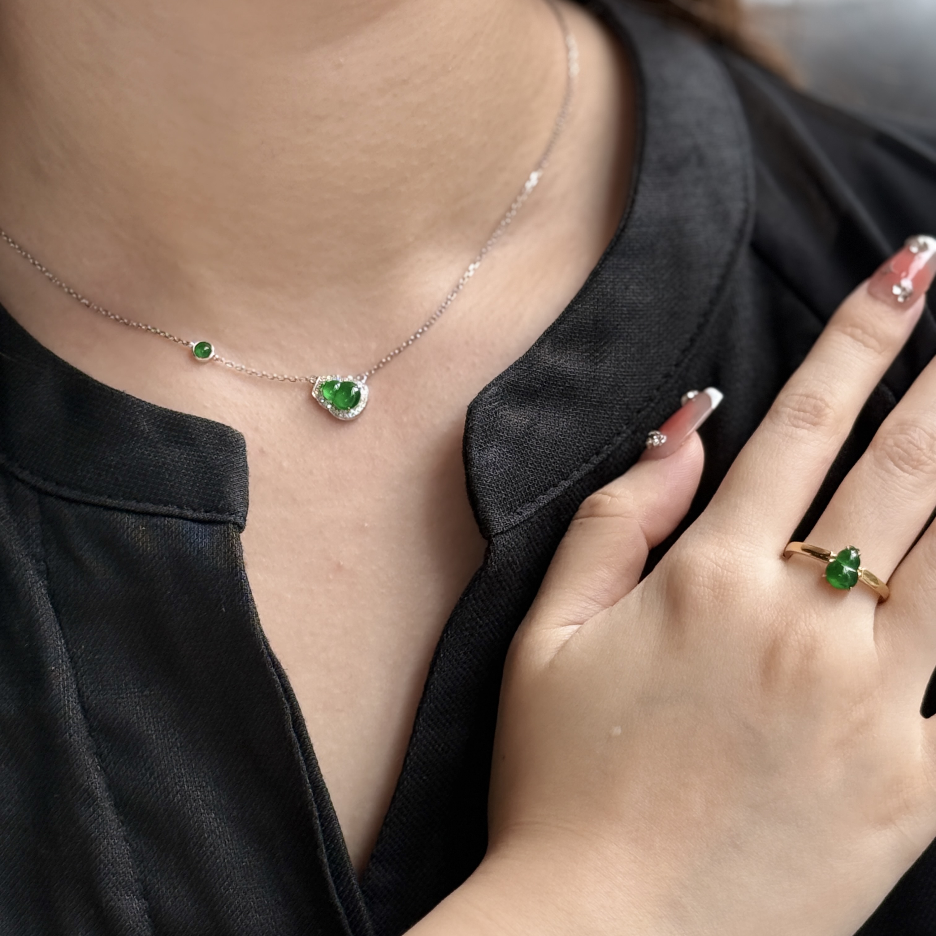 Green Hulu Jade Necklace (PJA00696B)