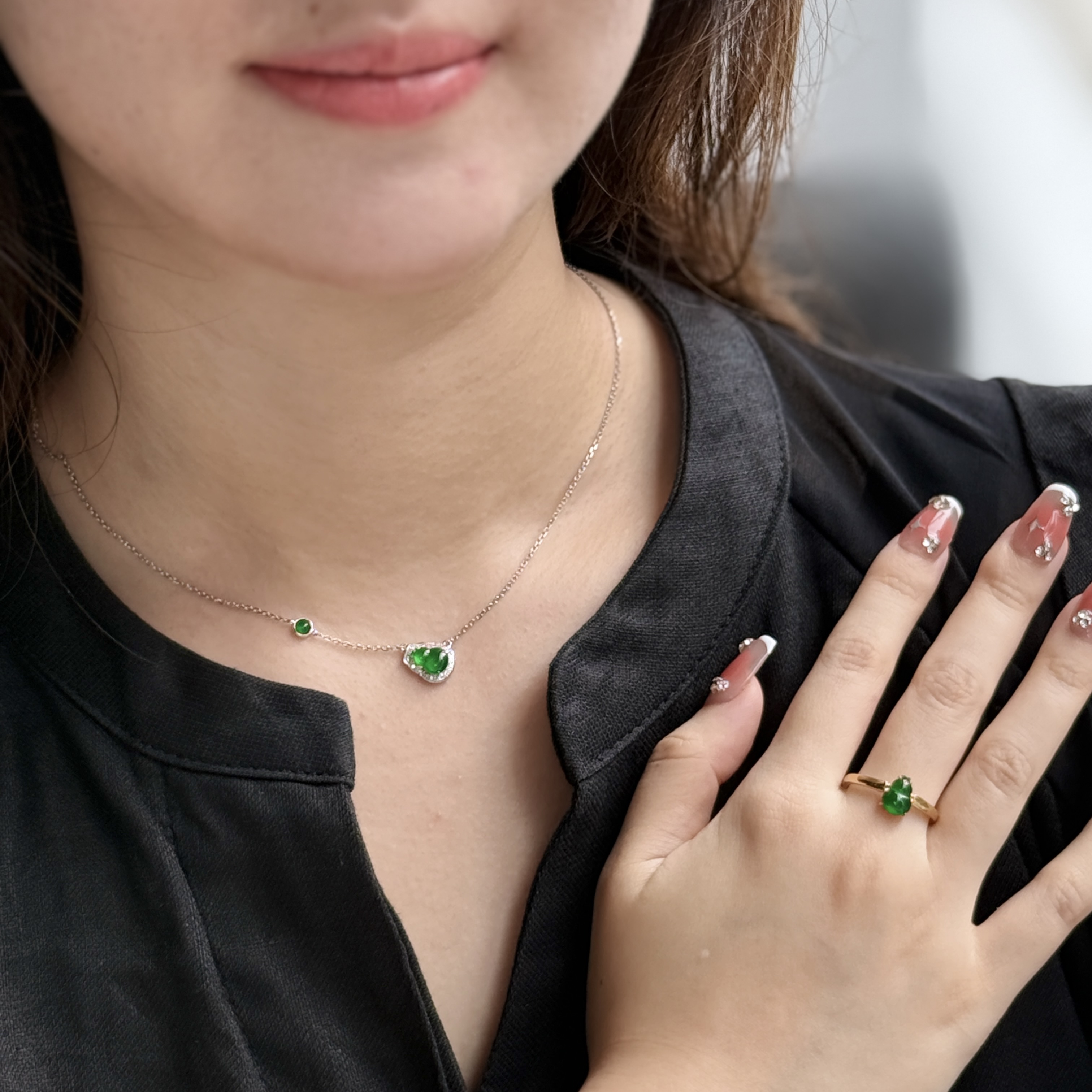 Green Hulu Jade Necklace (PJA00696B)