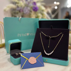 18K Gold Akoya Necklace and Pearl Earrings (PPE00013)