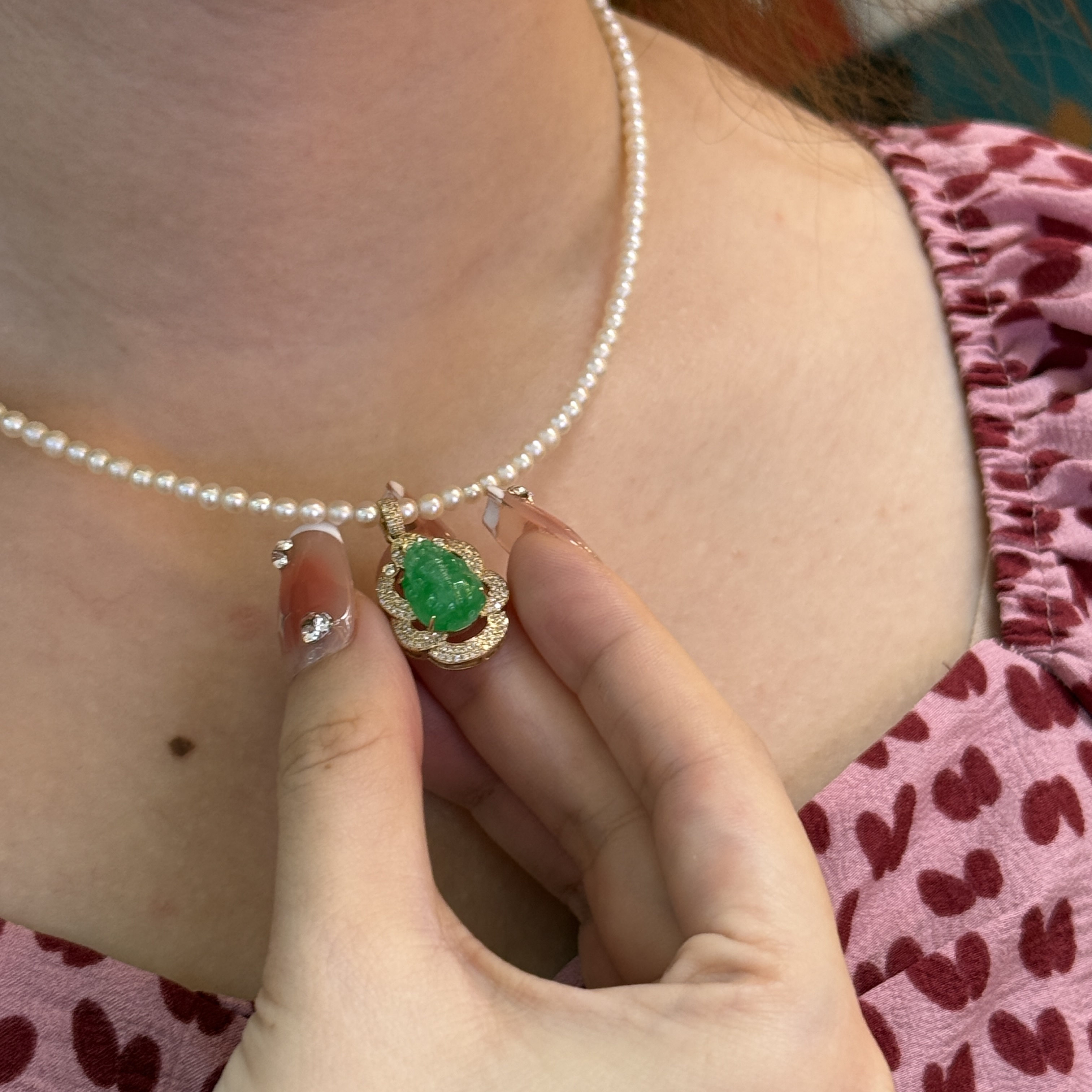18K Yellow Gold Vivid Green Pixiu Jade Pendant (PJA00495)