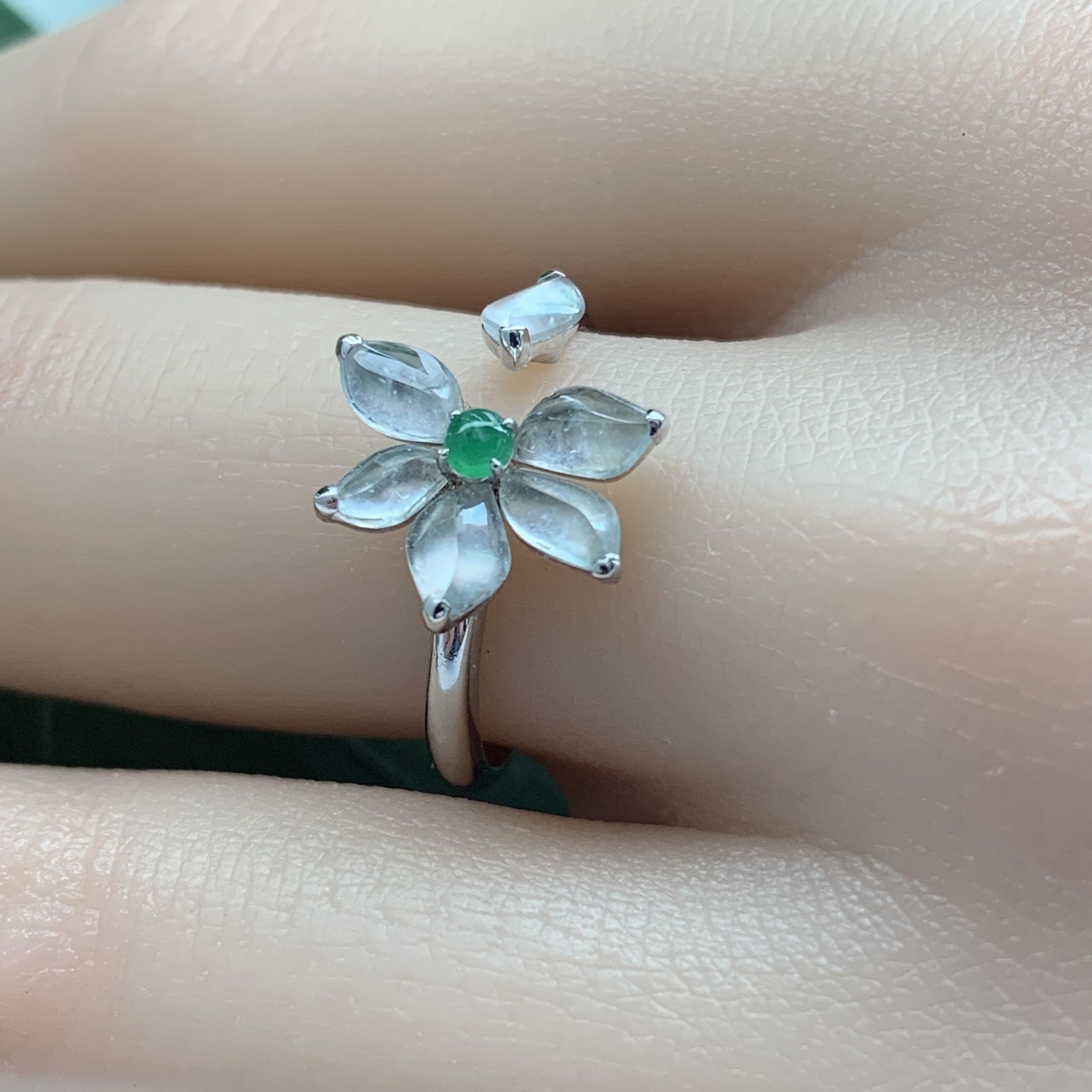 18K White Gold Flower Jade Ring (PJA00518B)