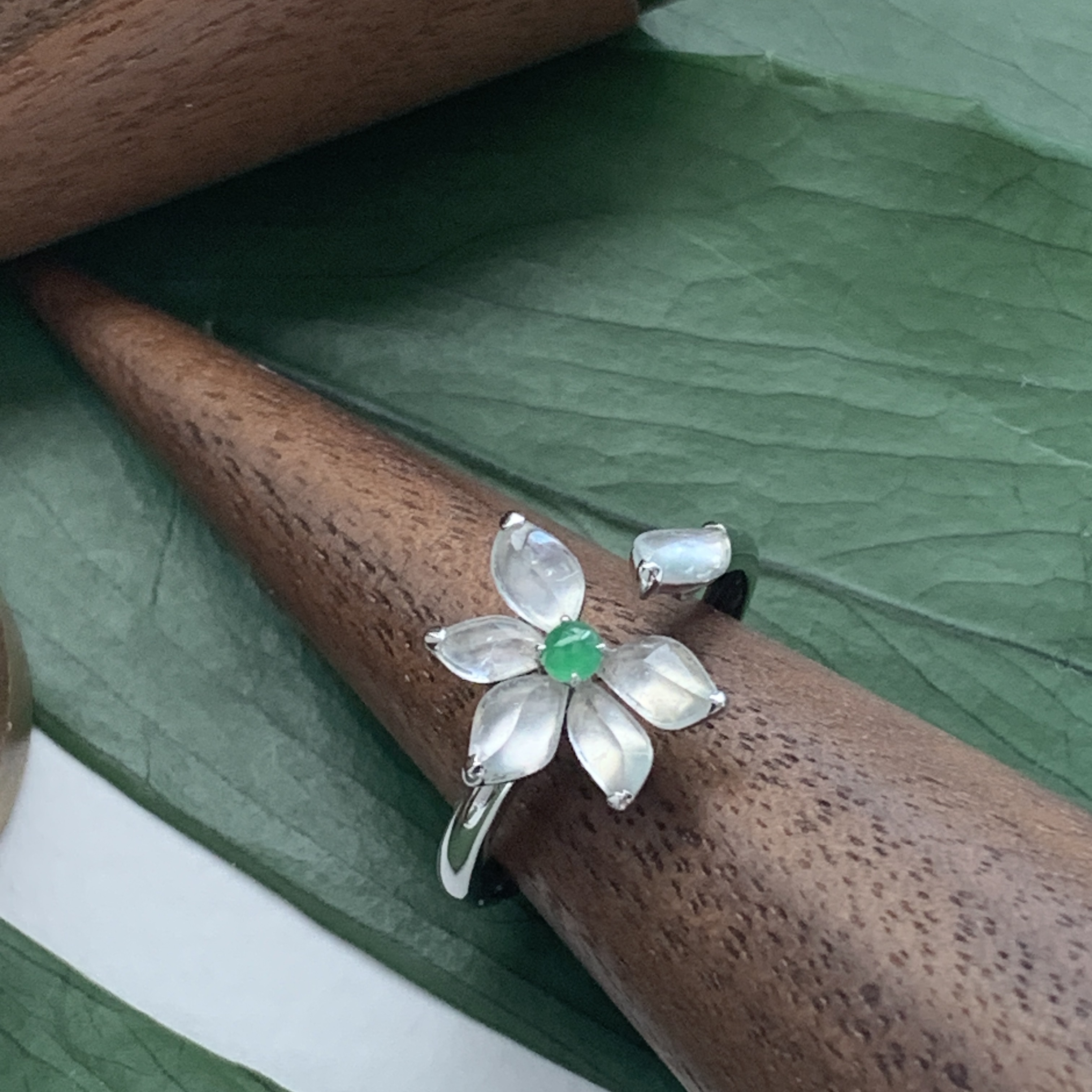 18K White Gold Flower Jade Ring (PJA00518B)