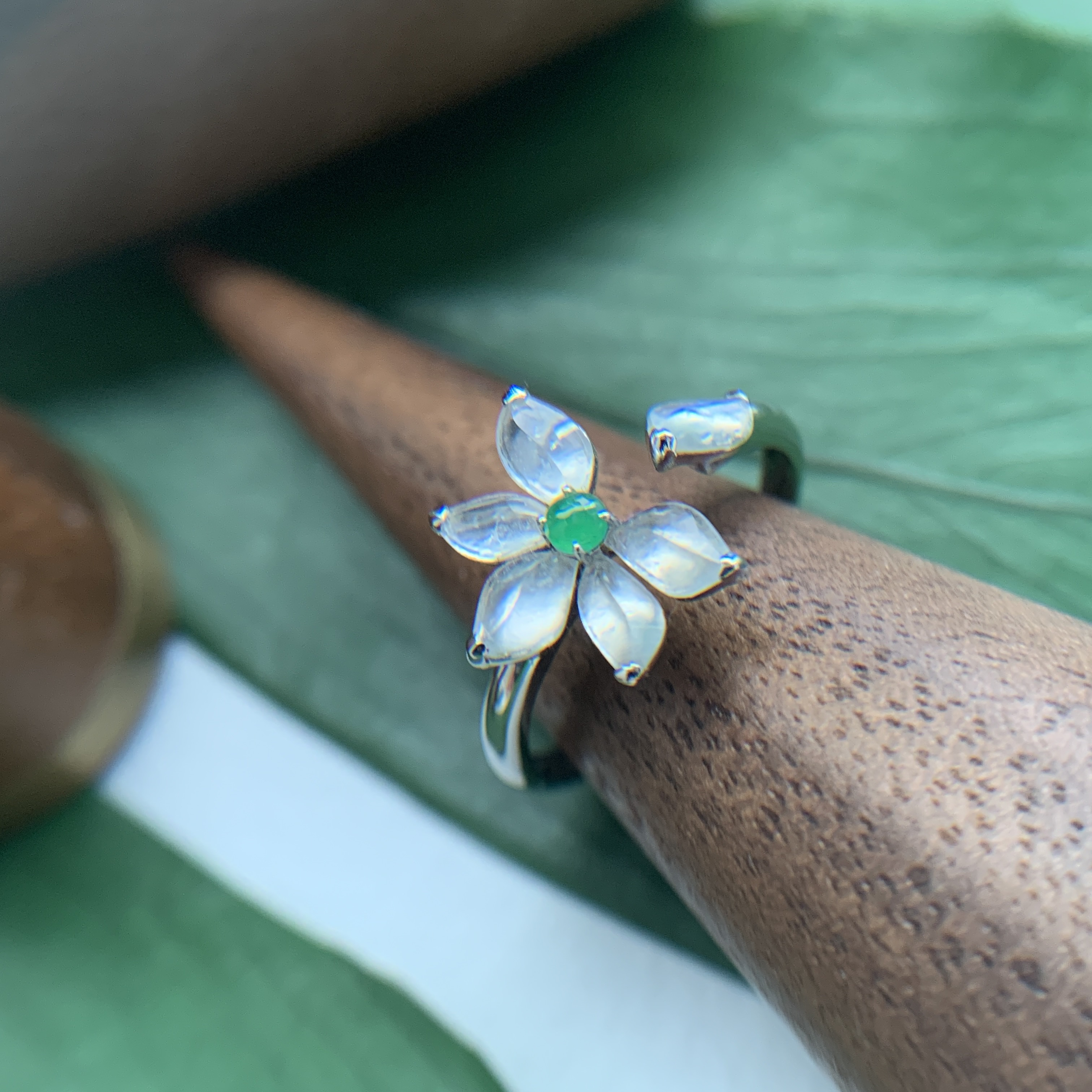 18K White Gold Flower Jade Ring (PJA00518B)