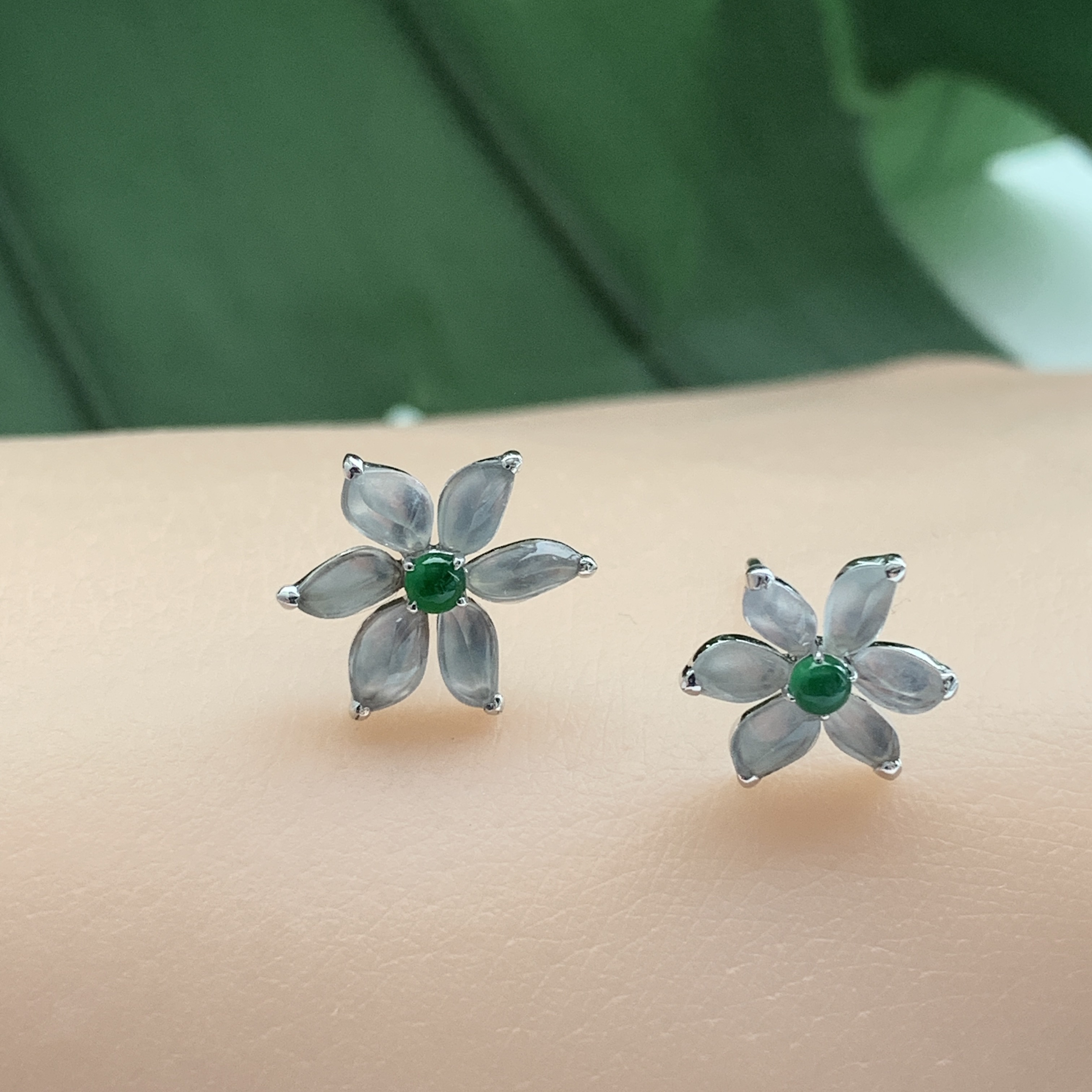 18K White Gold Flower Jade Earrings (PJA00518A)