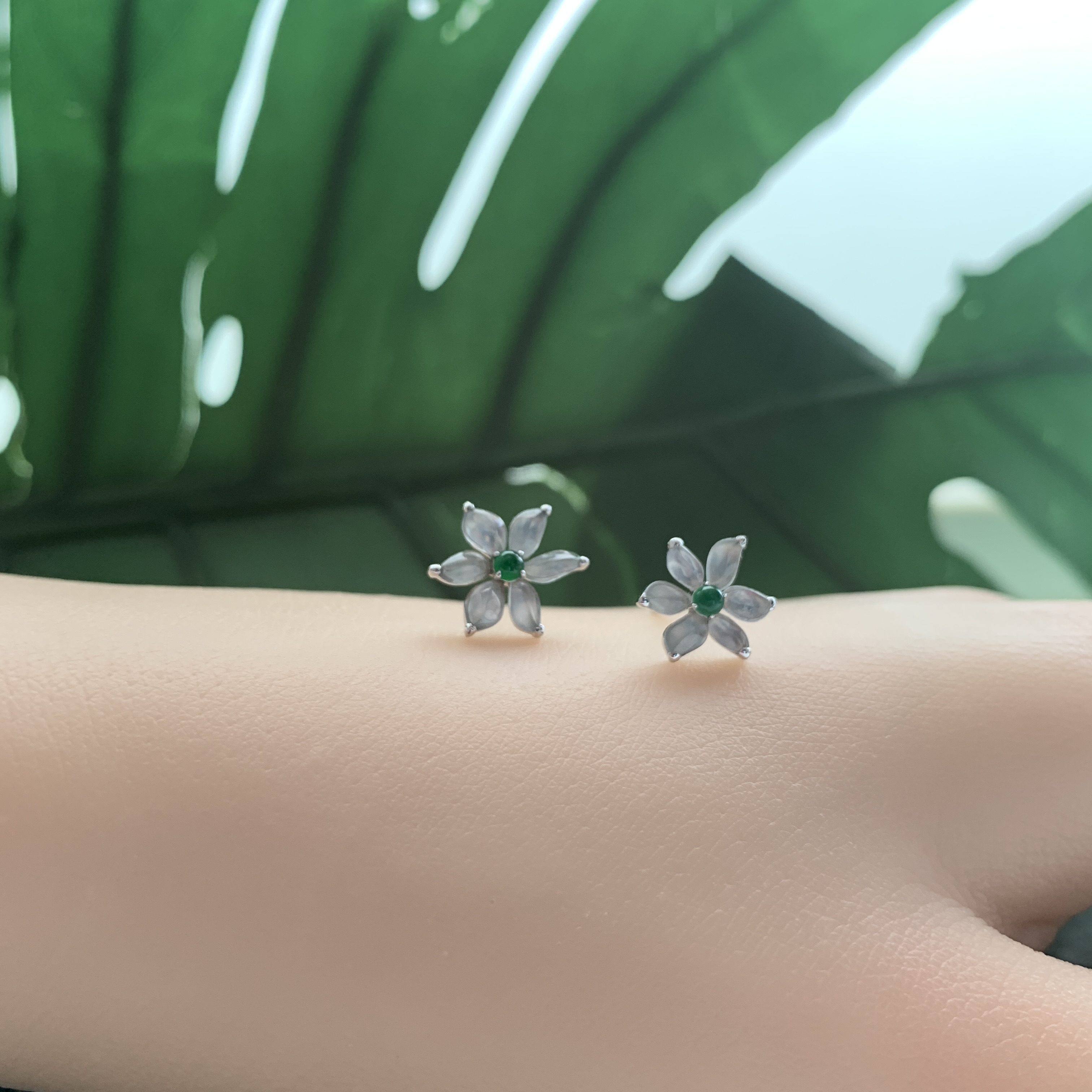 18K White Gold Flower Jade Earrings (PJA00518A)
