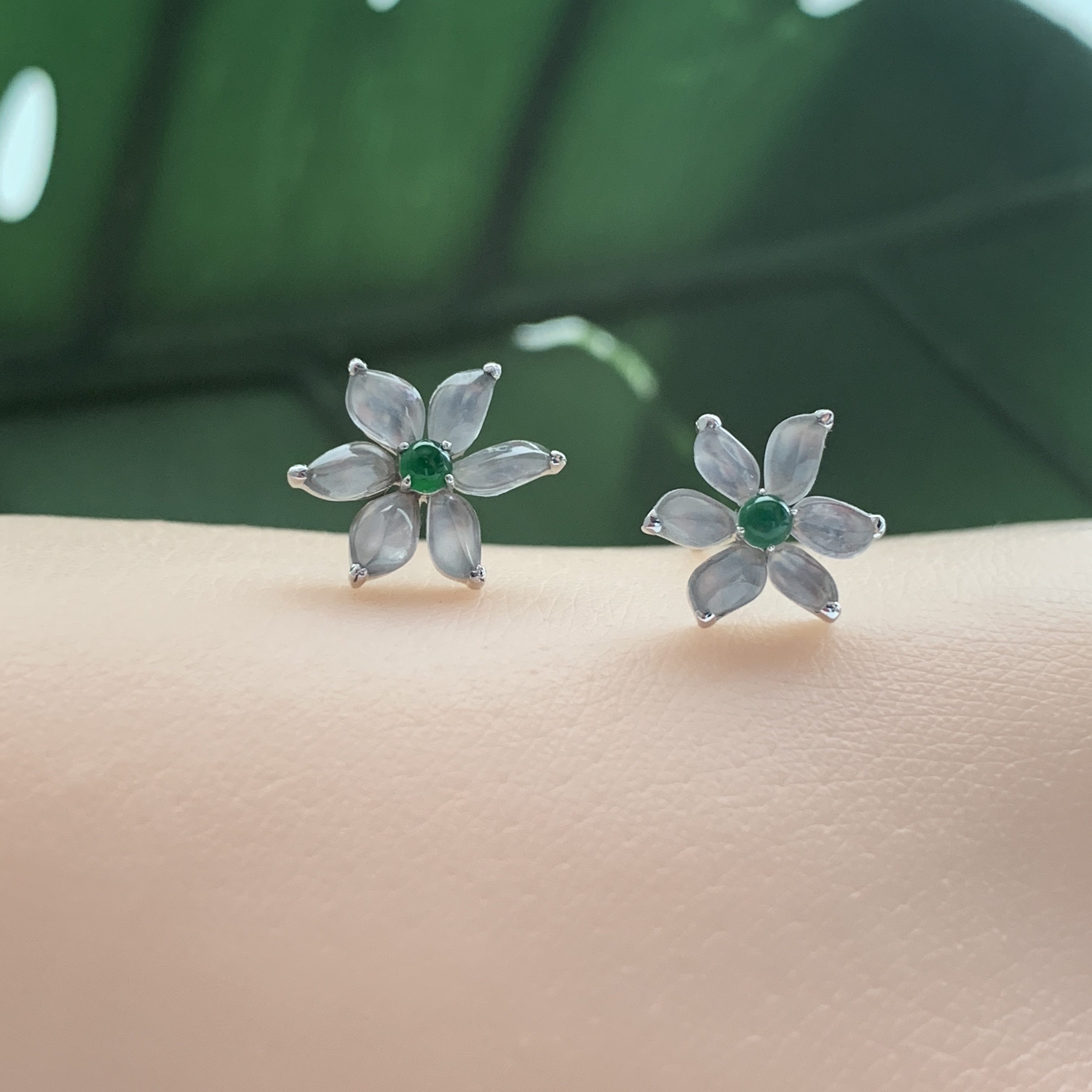 18K White Gold Flower Jade Earrings (PJA00518A)