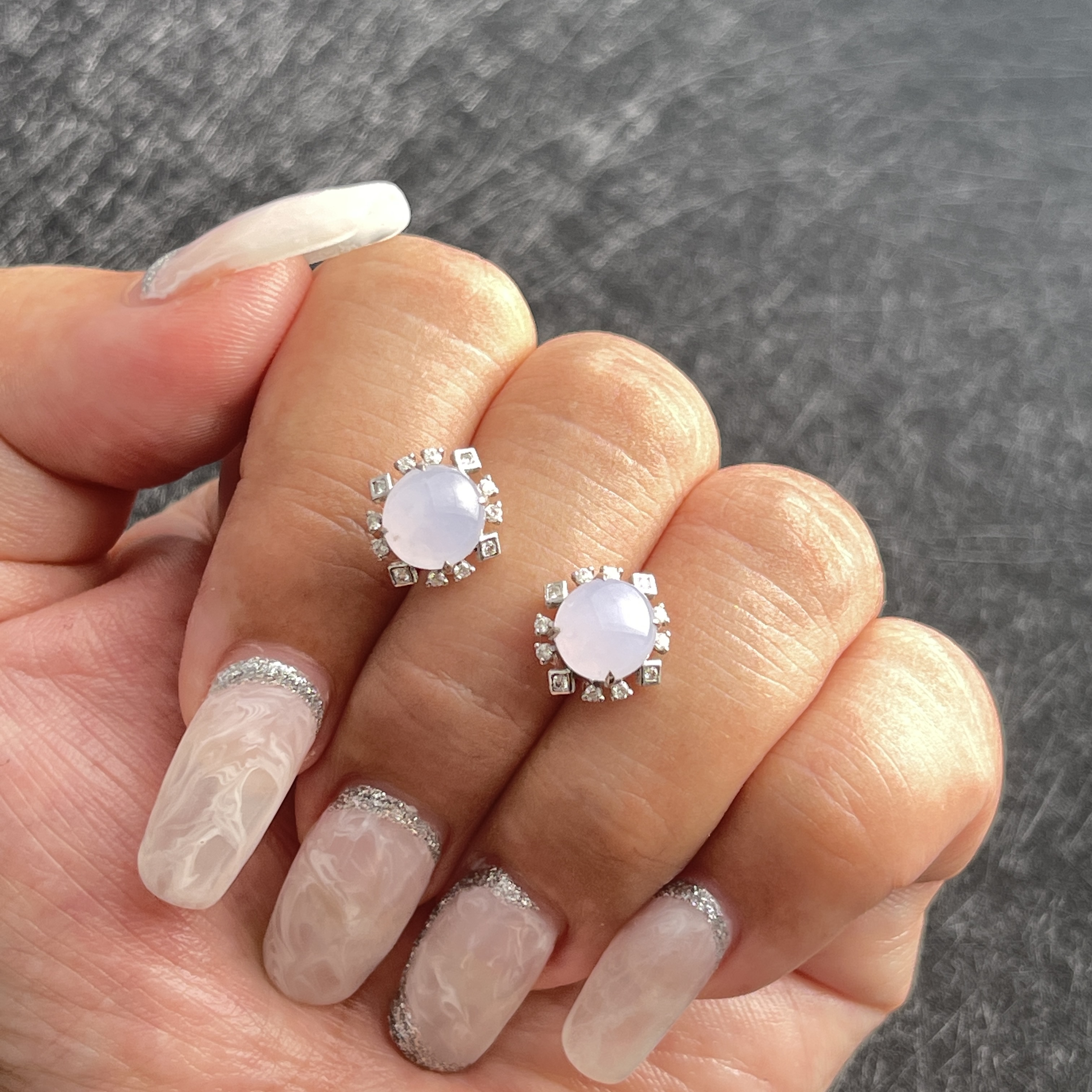 18k White Gold Lavender Ear Studs (PJA00383)