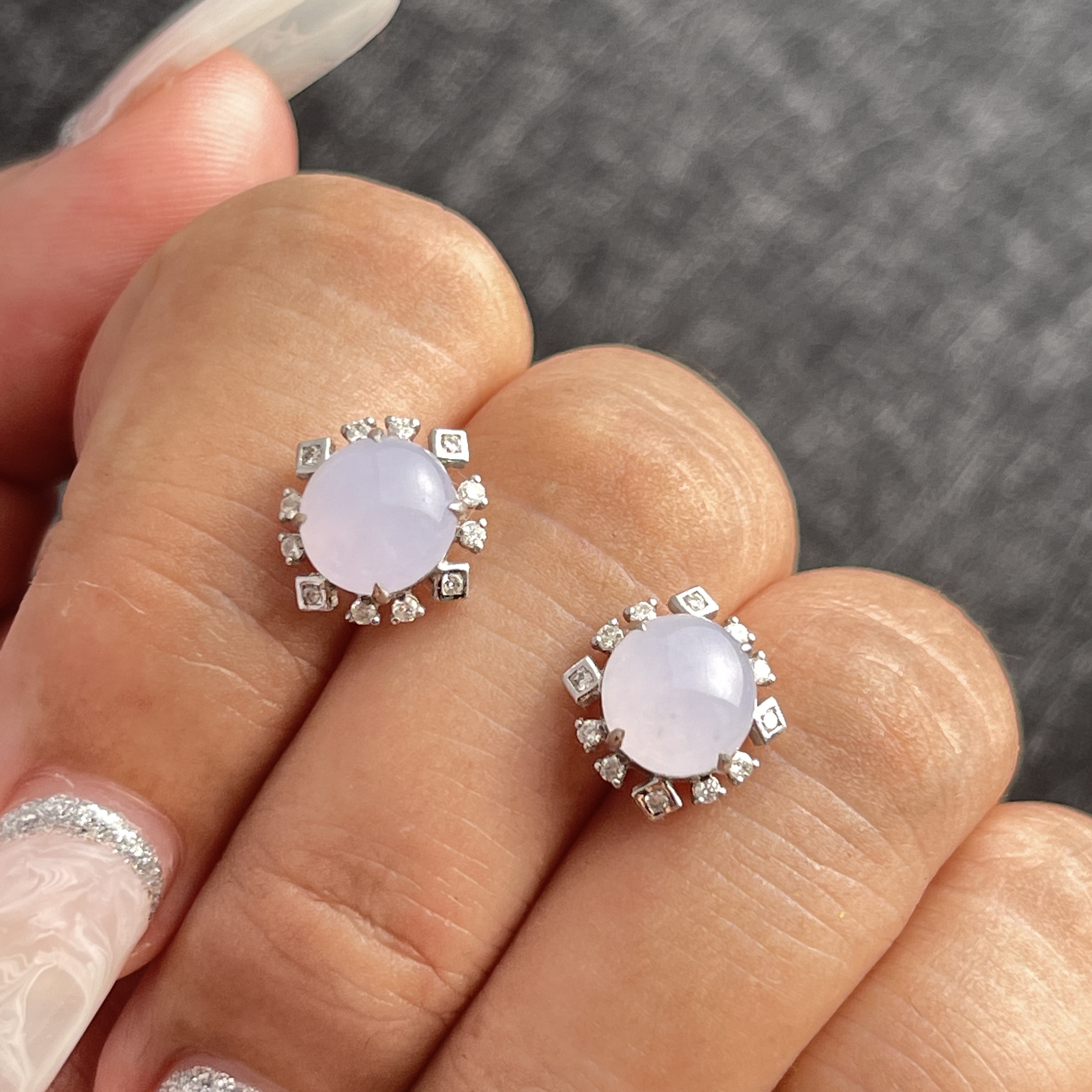 18k White Gold Lavender Ear Studs (PJA00383)