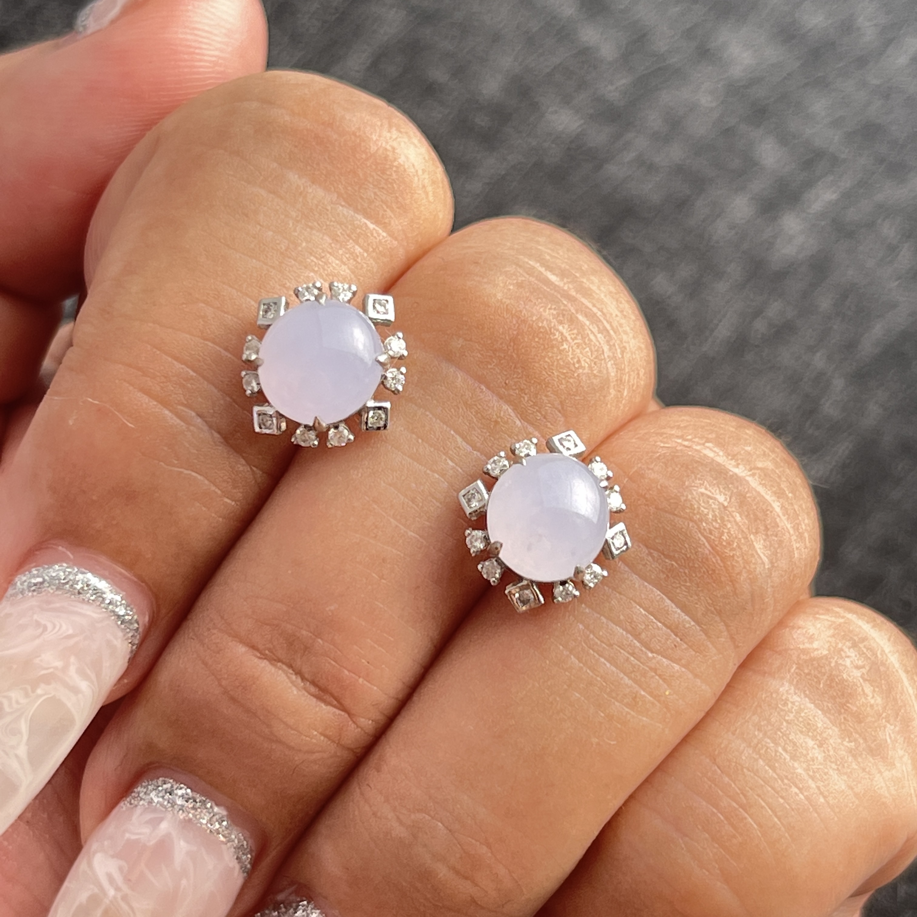 18k White Gold Lavender Ear Studs (PJA00383)
