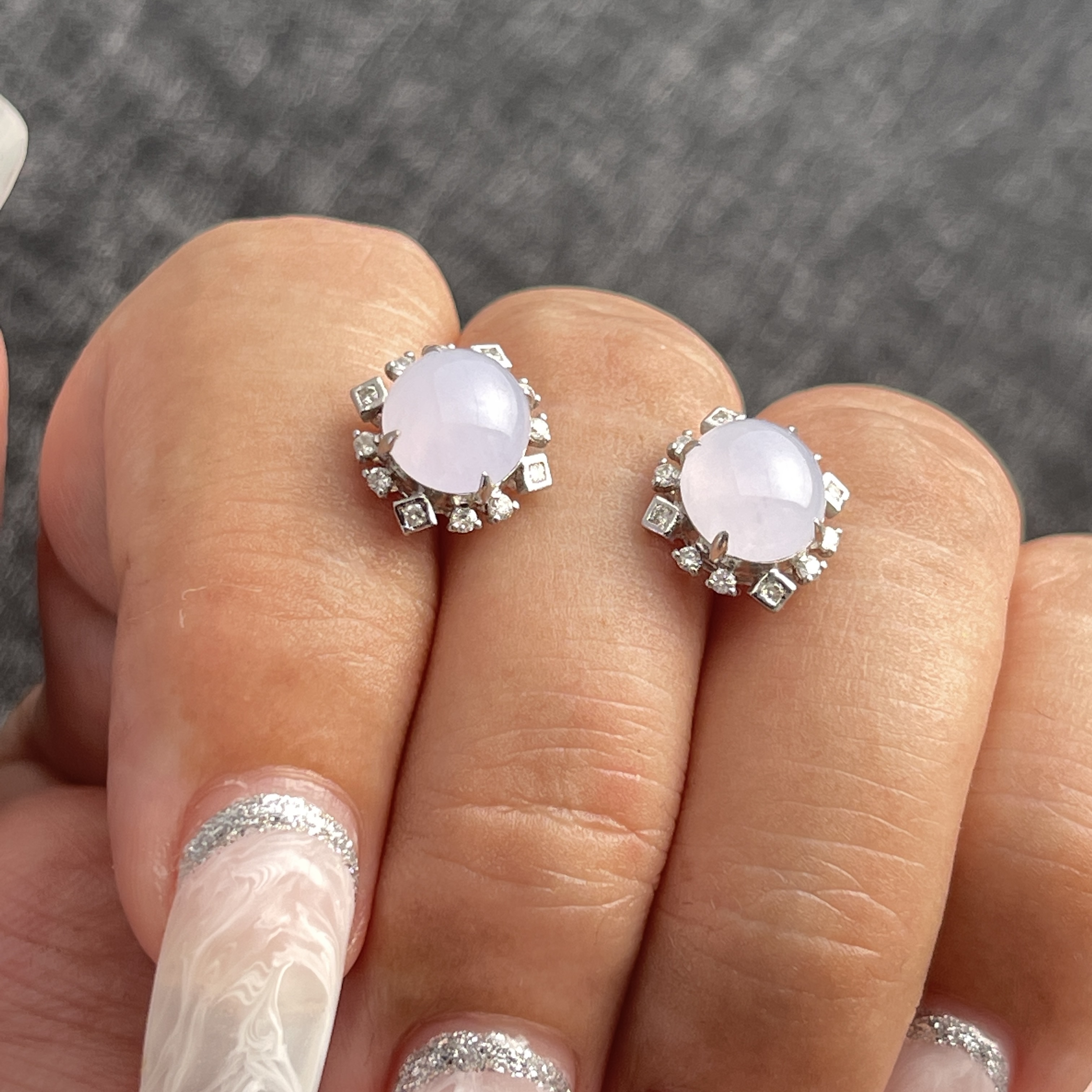 18k White Gold Lavender Ear Studs (PJA00383)