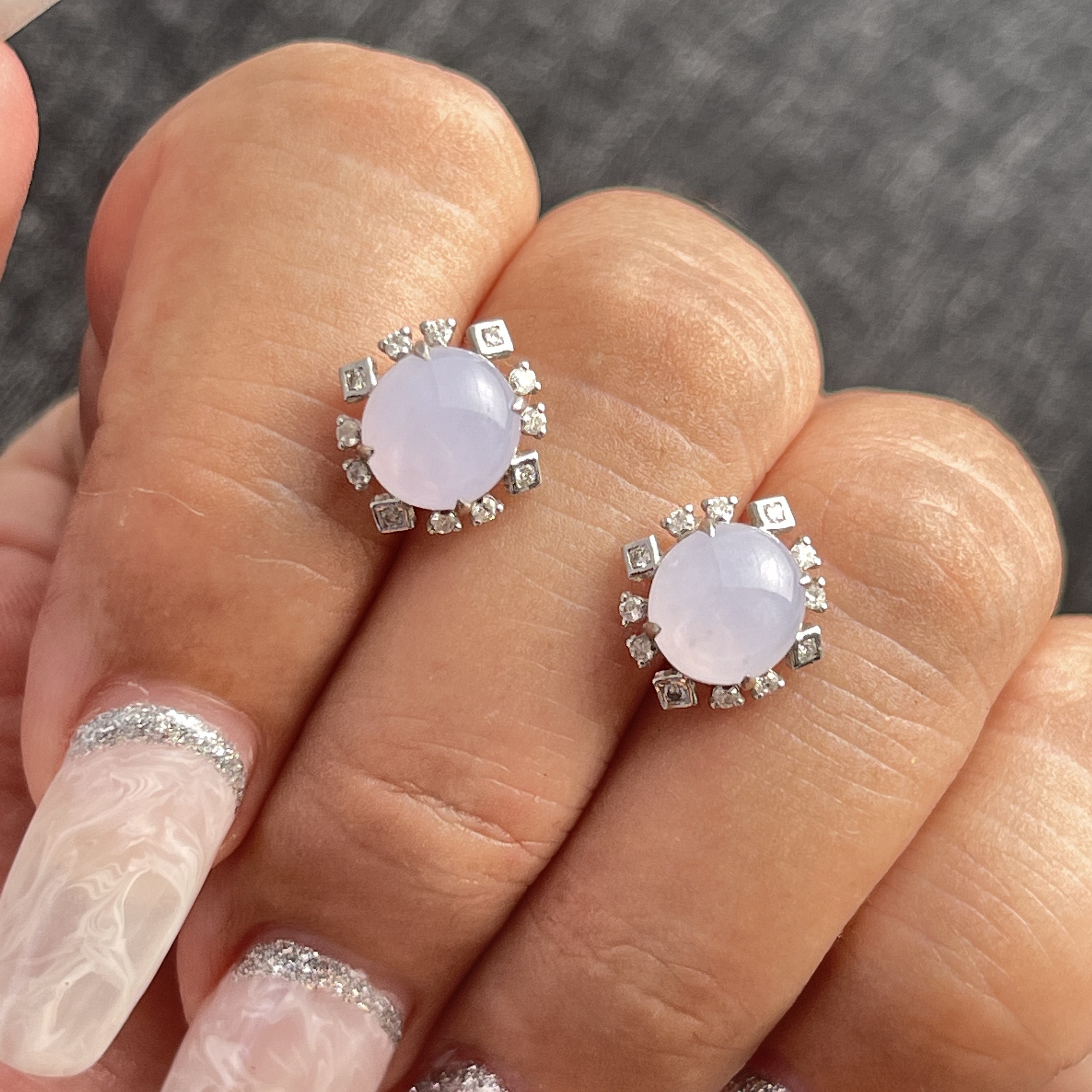 18k White Gold Lavender Ear Studs (PJA00383)