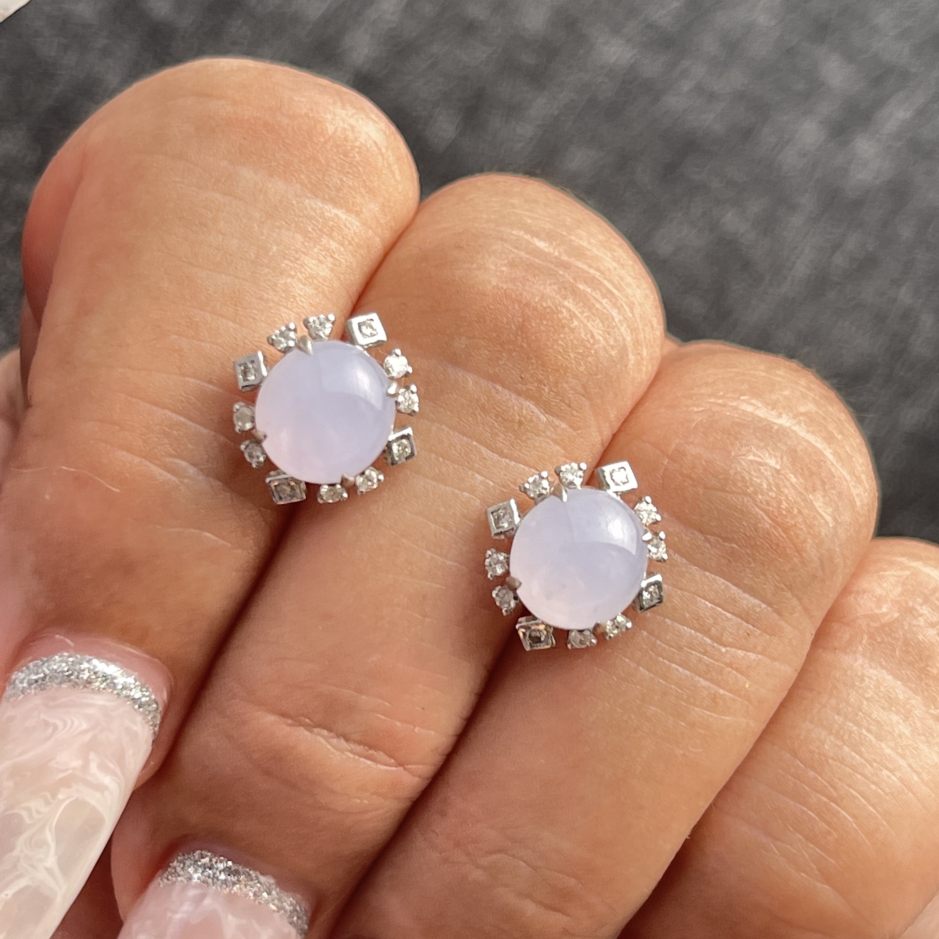 18k White Gold Lavender Ear Studs (PJA00383)
