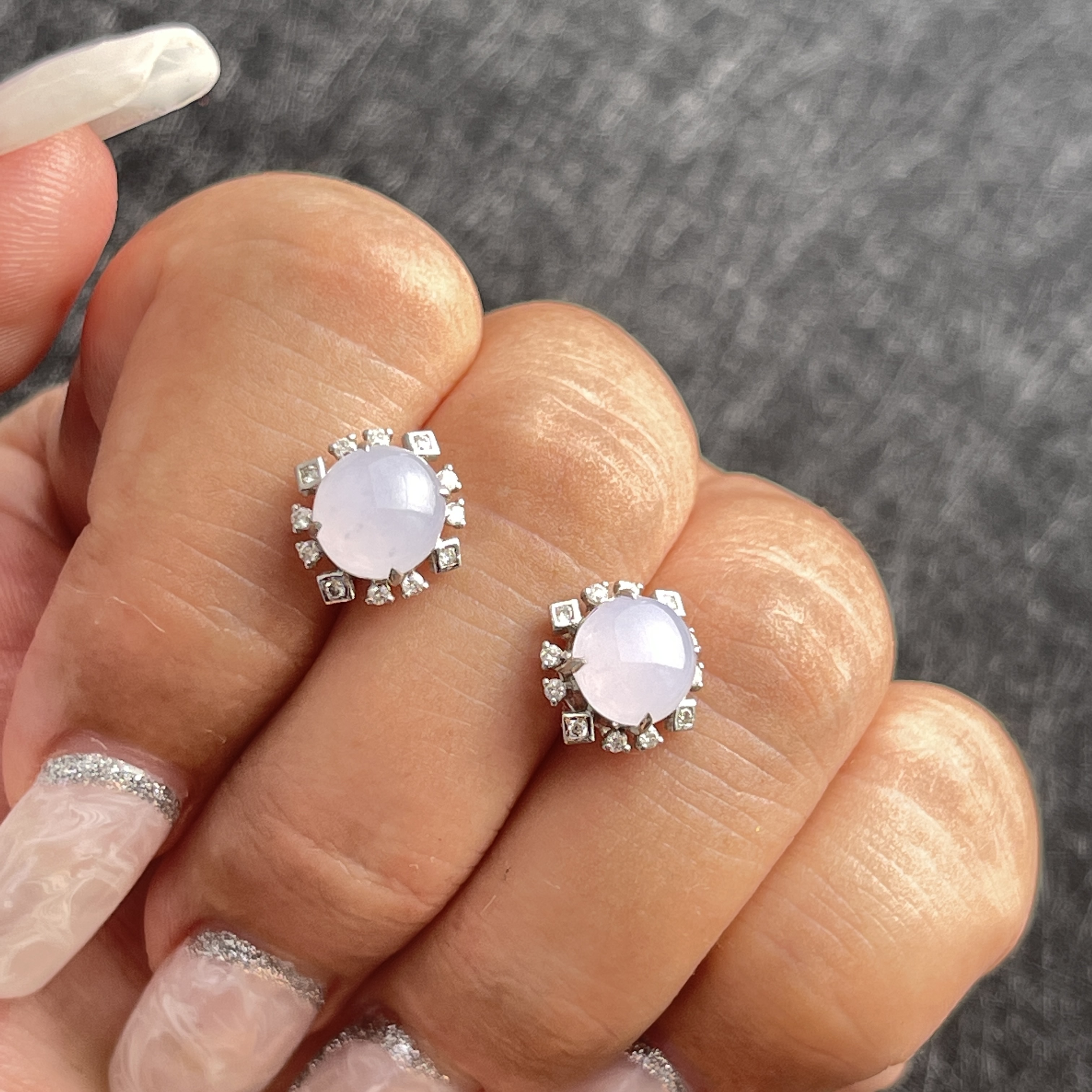 18k White Gold Lavender Ear Studs (PJA00383)