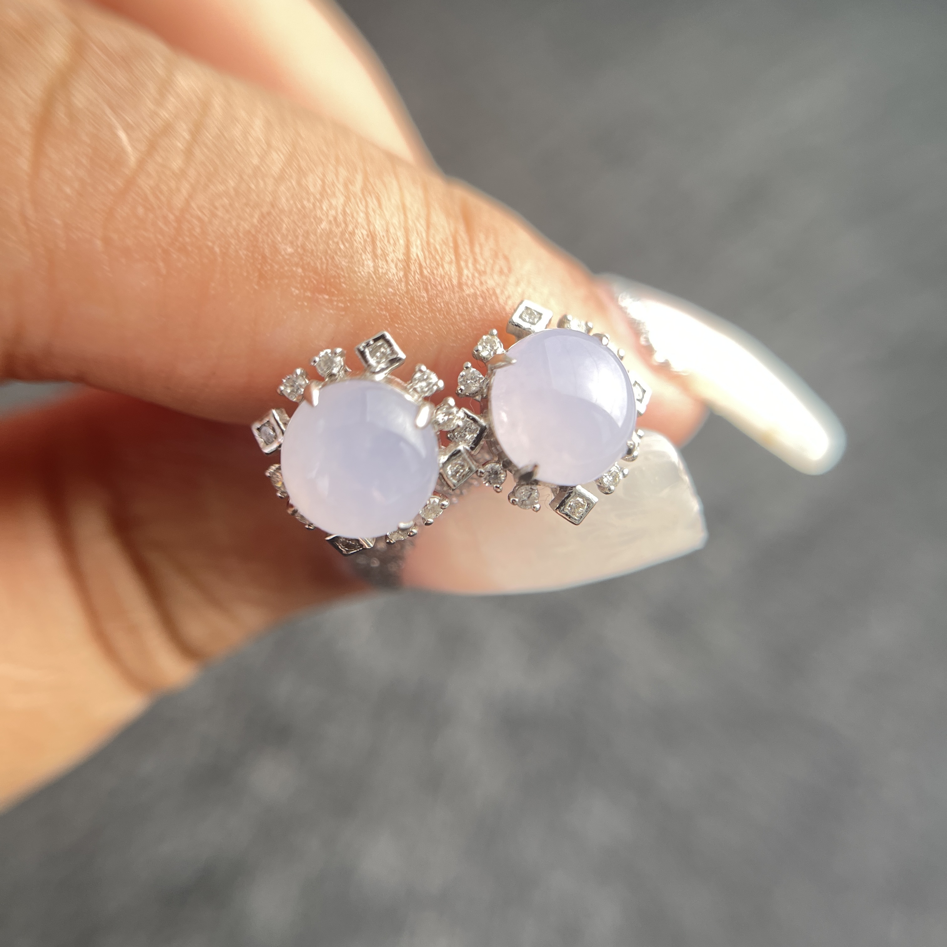 18k White Gold Lavender Ear Studs (PJA00383)