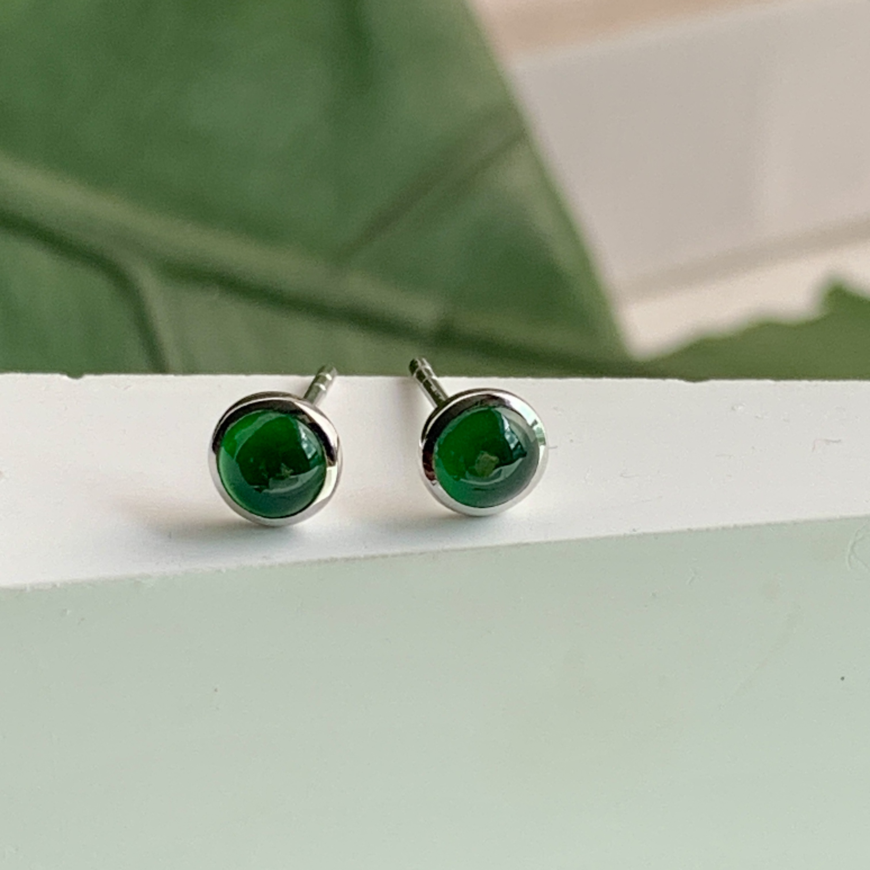 18K White Gold Green Jade Earrings (PJA00632B)