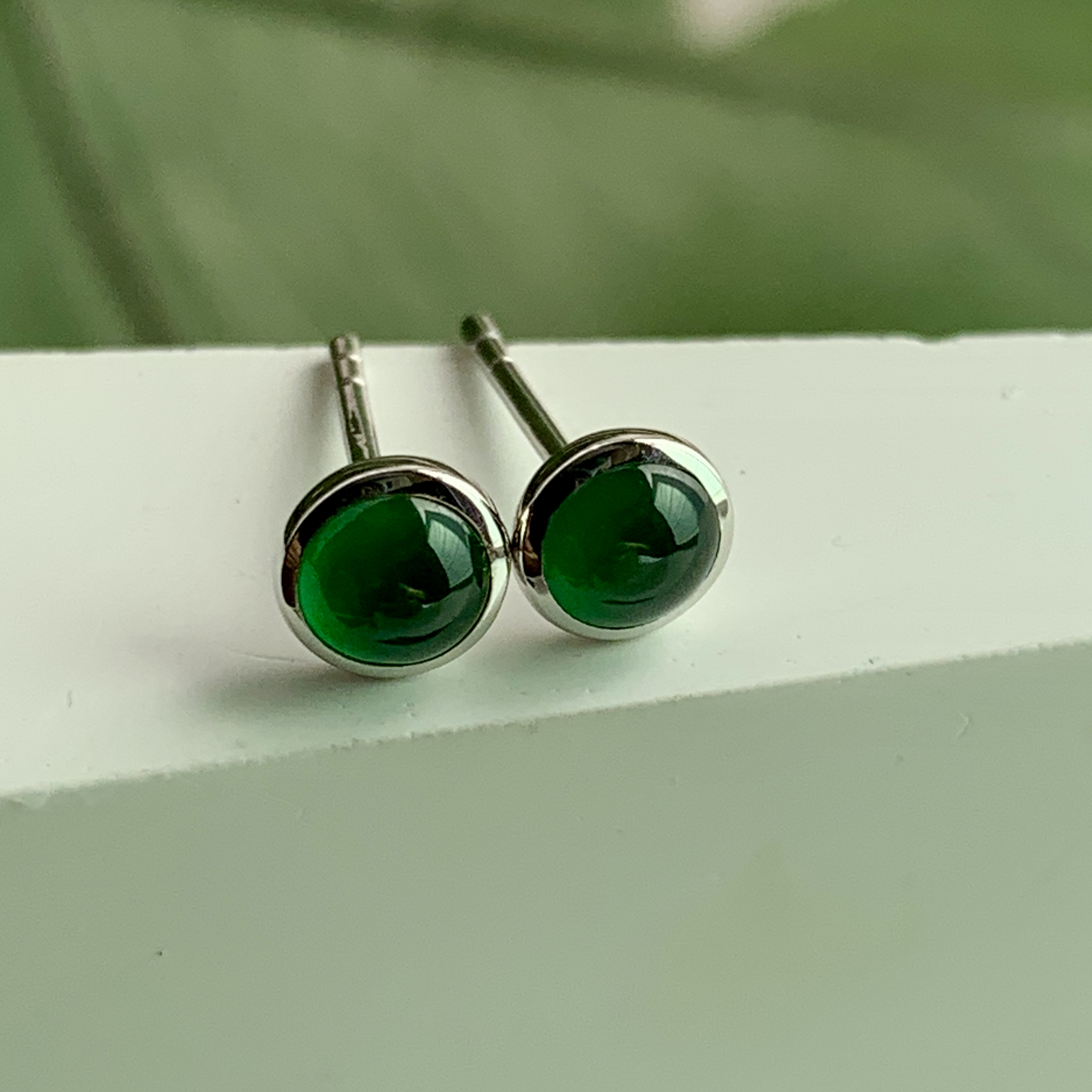 18K White Gold Green Jade Earrings (PJA00632B)