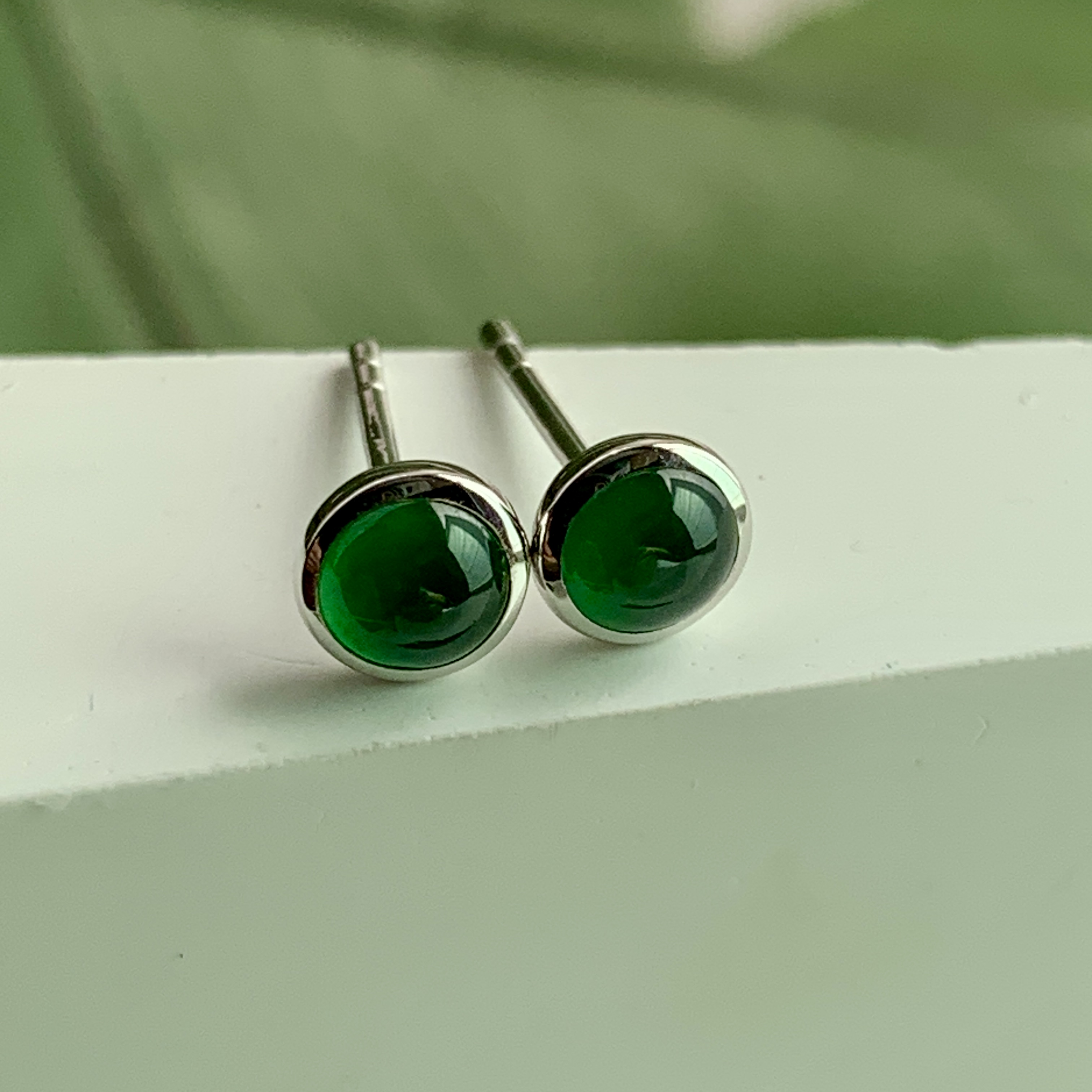 18K White Gold Green Jade Earrings (PJA00632B)