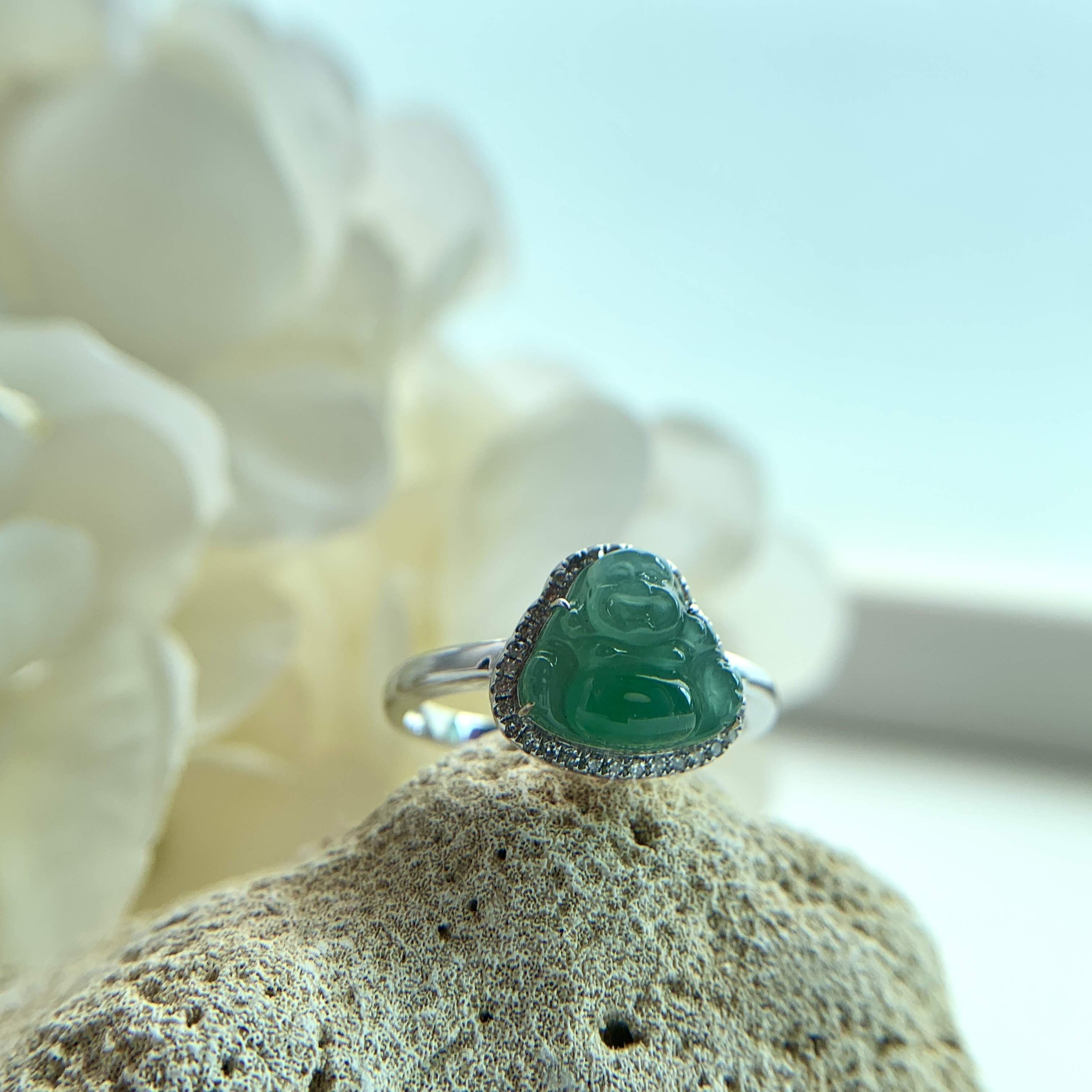 18K White Gold Green Laughing Buddha Jade Ring (PJA00581A)